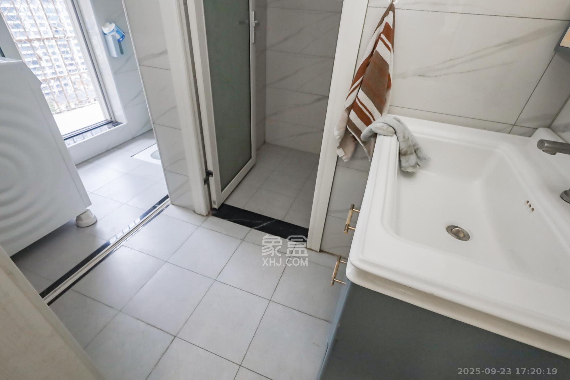 山水誉峰 3室2厅1卫 115.0万 山水誉峰 3室2厅1卫 115.0万其他