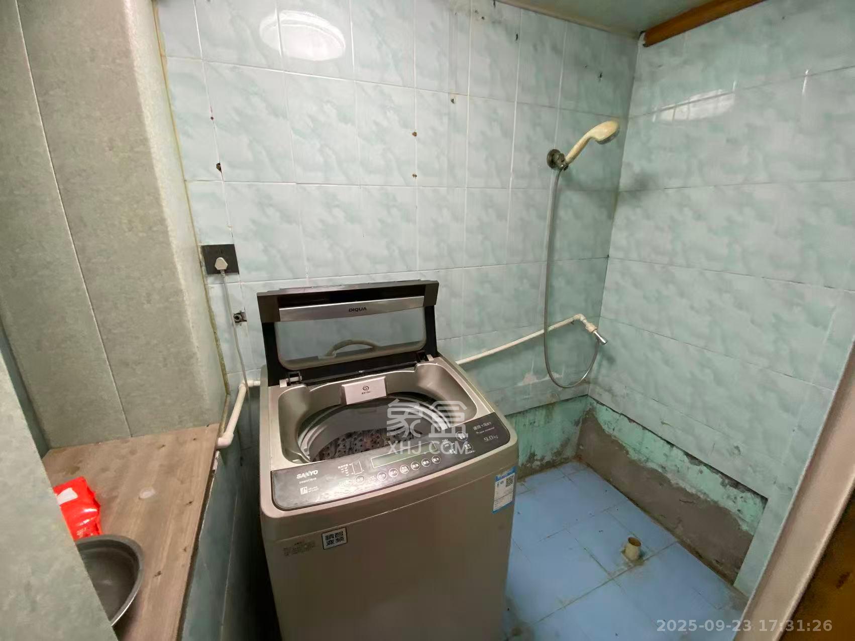 城南中路公安局宿舍  3室2厅1卫    1600.0元/月室内图