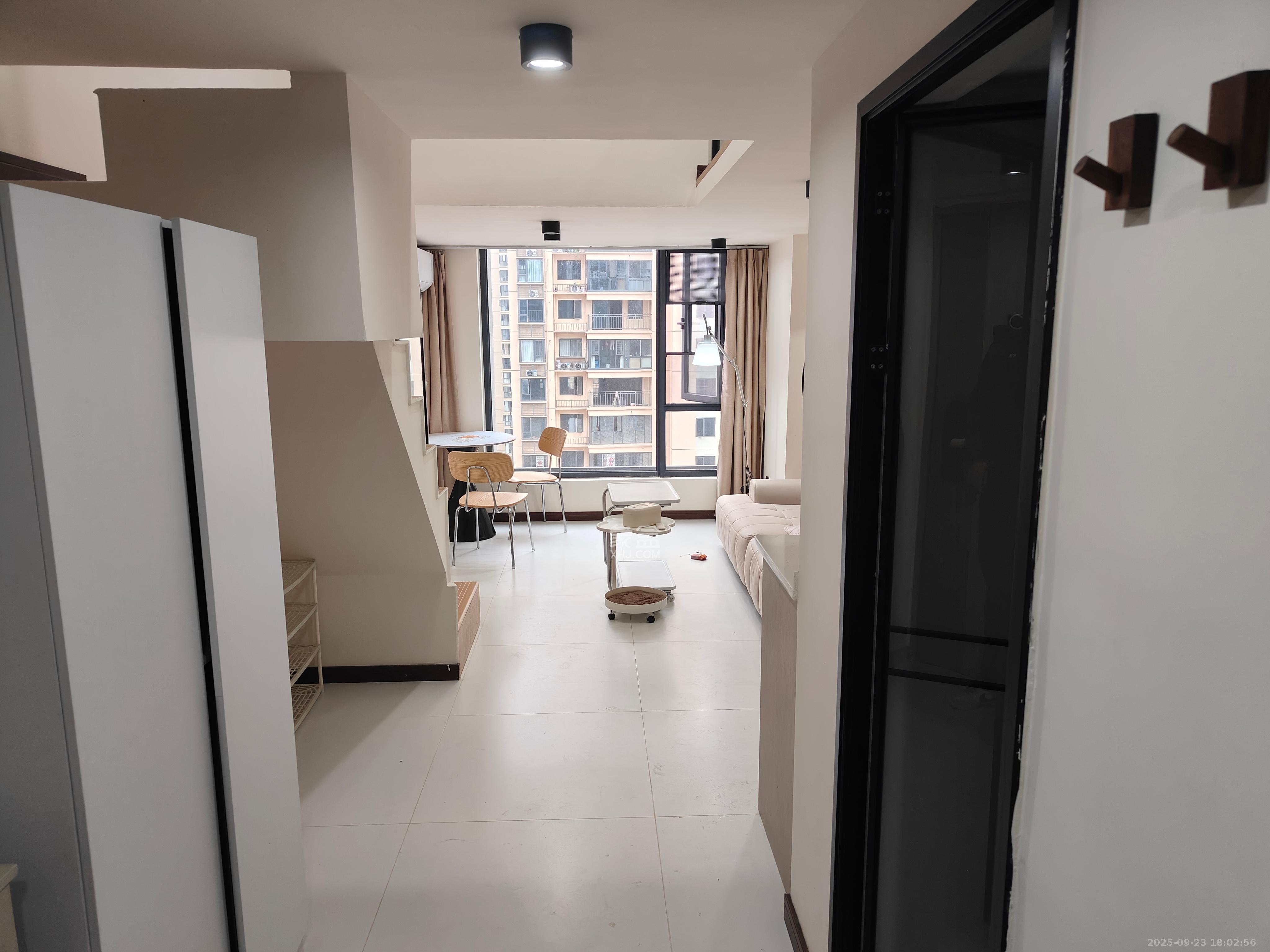 力高凤凰新天 1室0厅0卫 2580.0元/月 力高凤凰新天 1室0厅0卫 2580.0元/月室内图