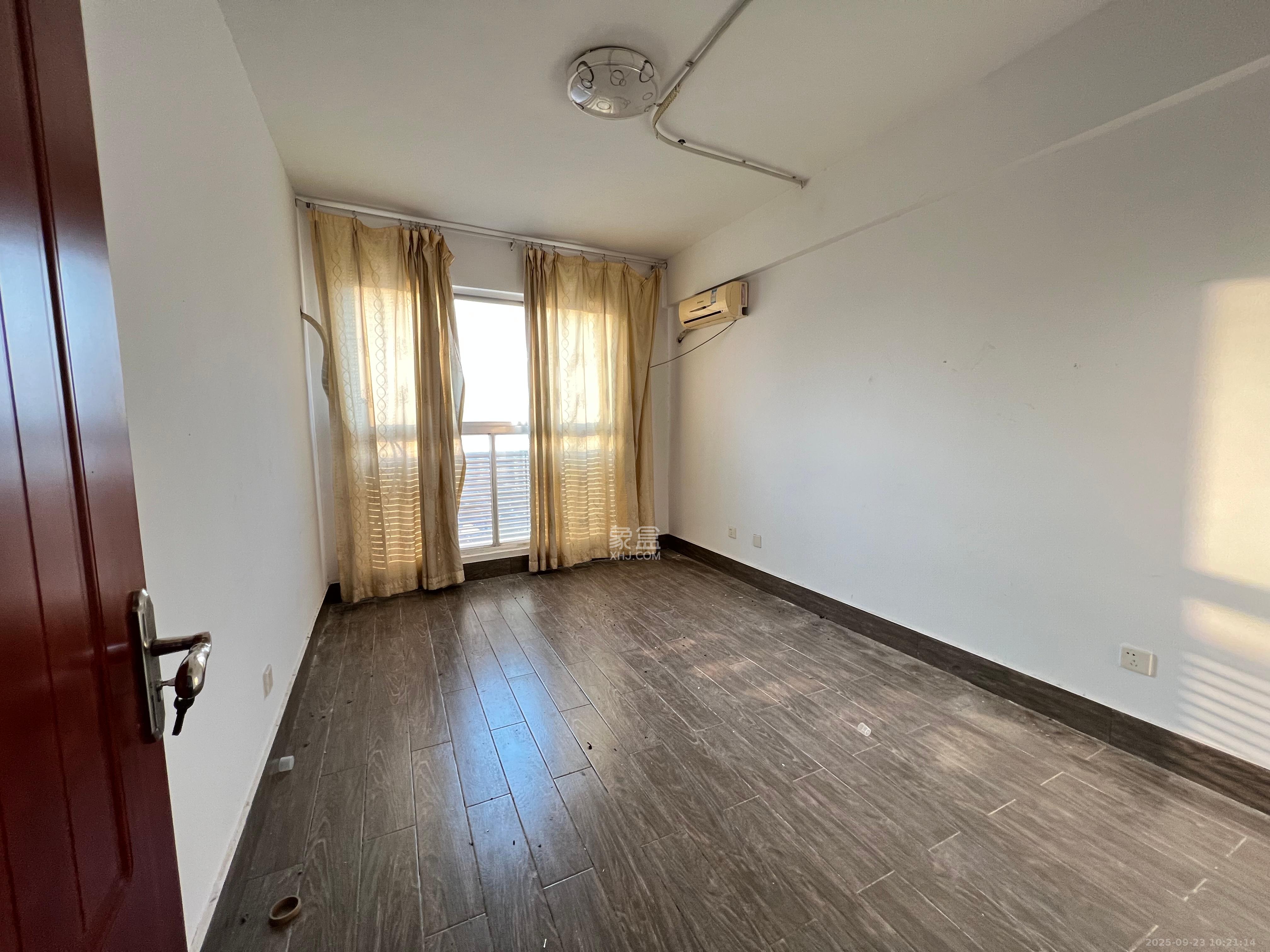 华菱新城地标  2室2厅1卫    2000.0元/月室内图