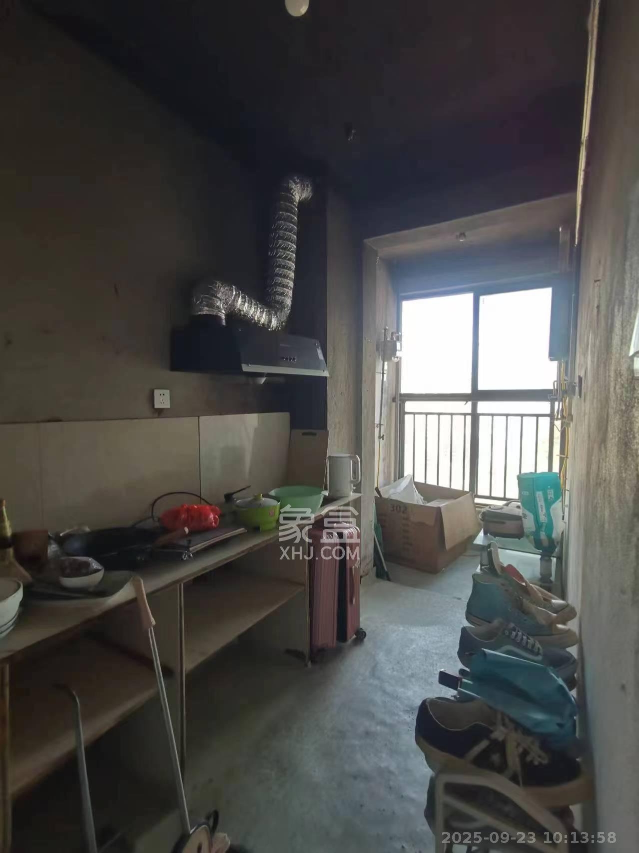 香芙嘉园(广铁湘府嘉园) 2室2厅1卫 1000.0元/月 香芙嘉园(广铁湘府嘉园) 2室2厅1卫 1000.0元/月室内图