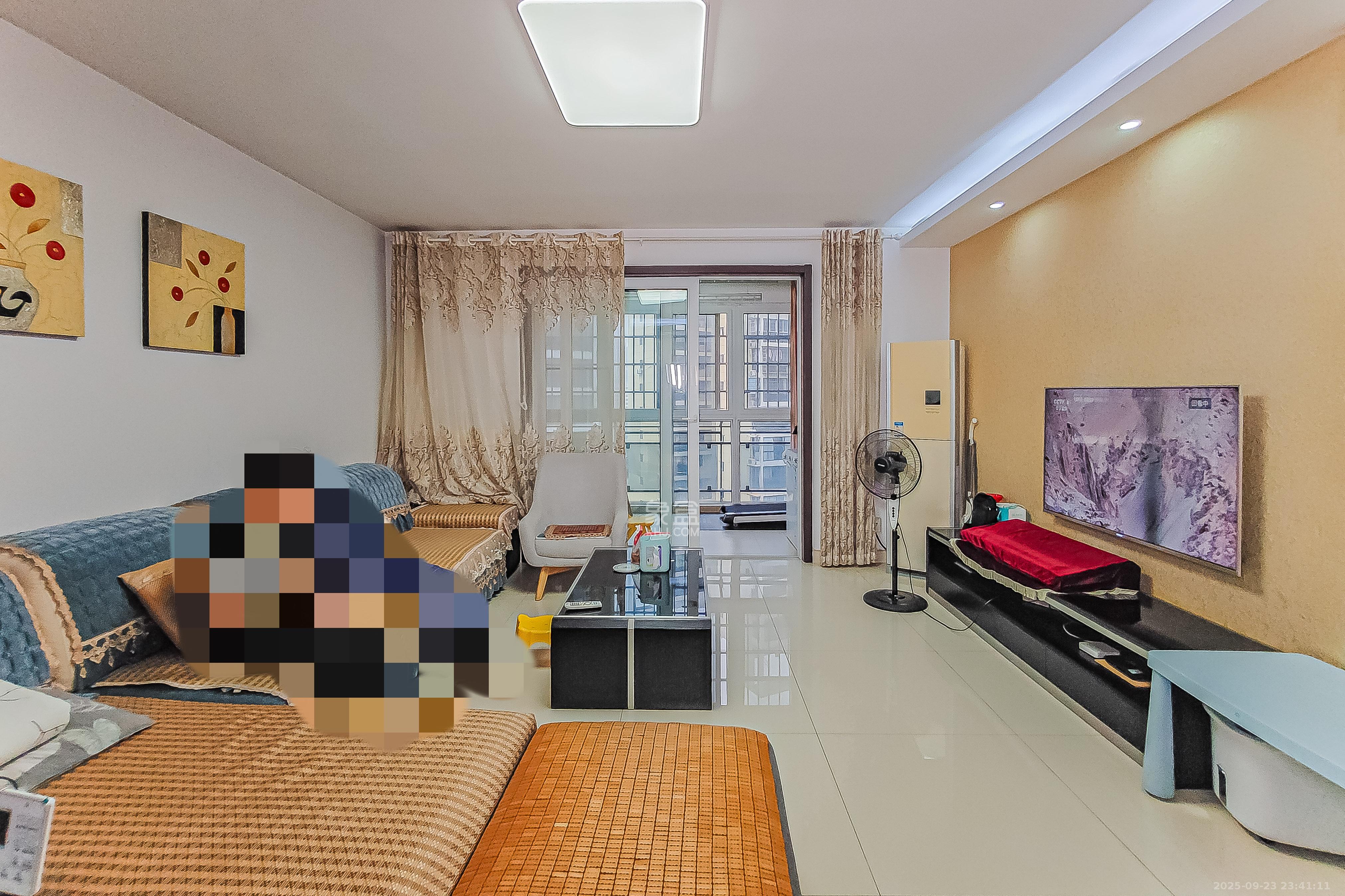 三重星都心 3室2厅2卫 168.0万 三重星都心 3室2厅2卫 168.0万客厅