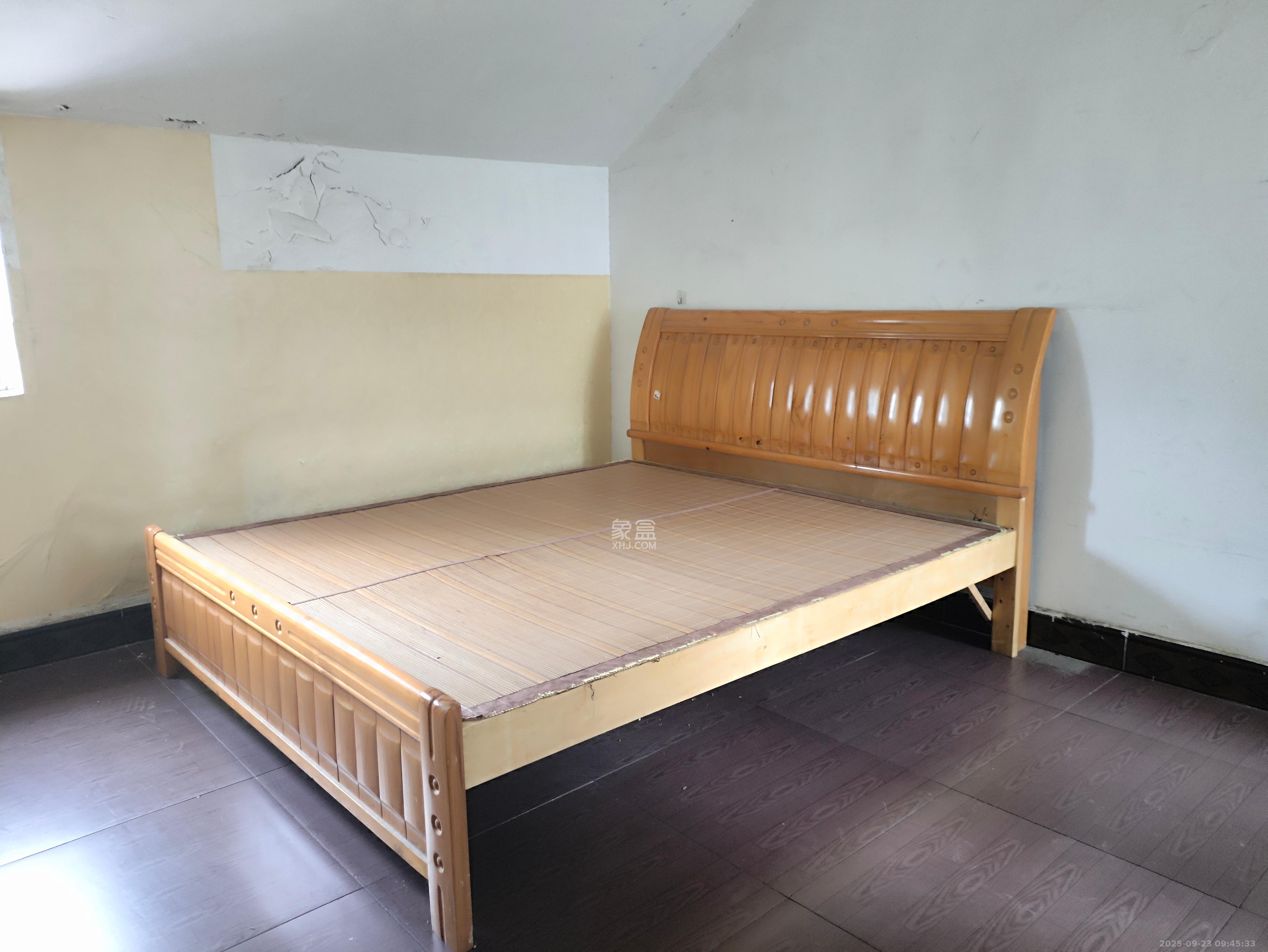 翡翠林居  2室2厅1卫    1300.0元/月室内图