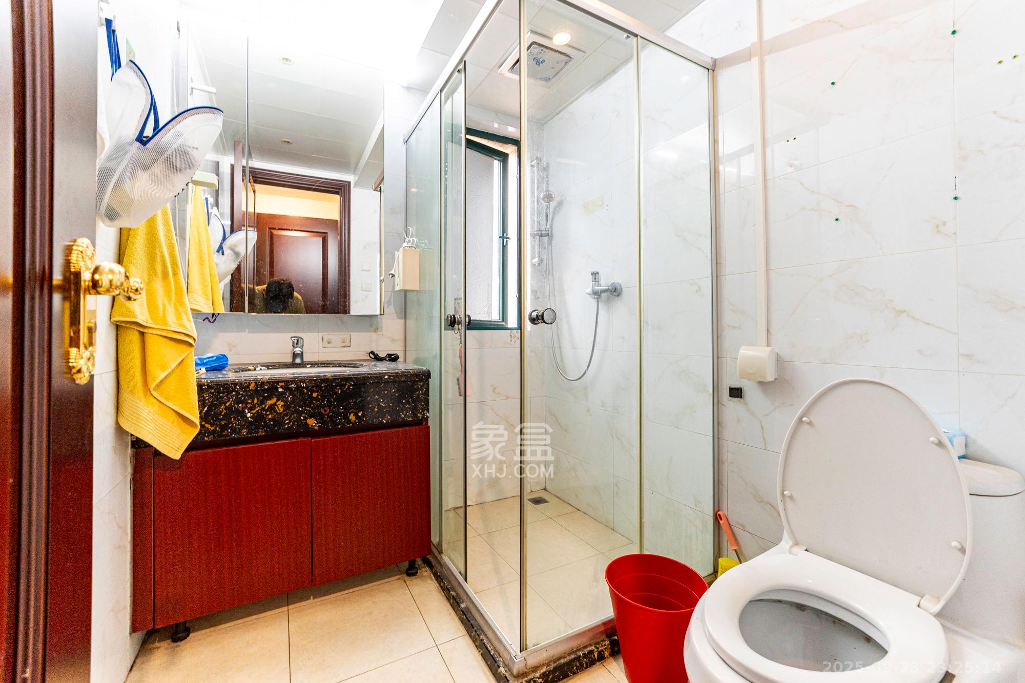 恒大雅苑 4室2厅2卫 114.6万 恒大雅苑 4室2厅2卫 114.6万卫生间