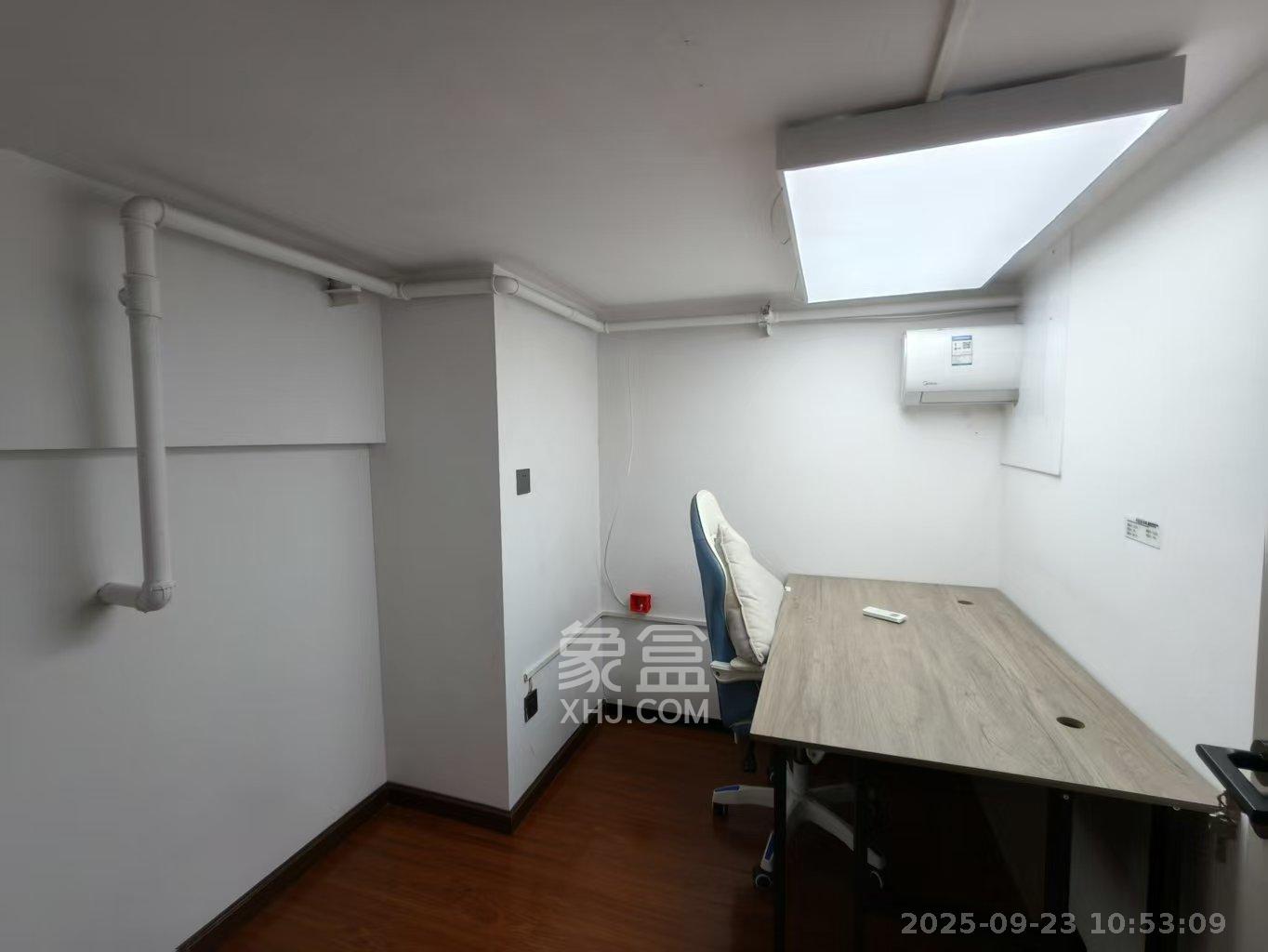 华润置地广场二期 6室1厅1卫 2500.0元/月 华润置地广场二期 6室1厅1卫 2500.0元/月室内图