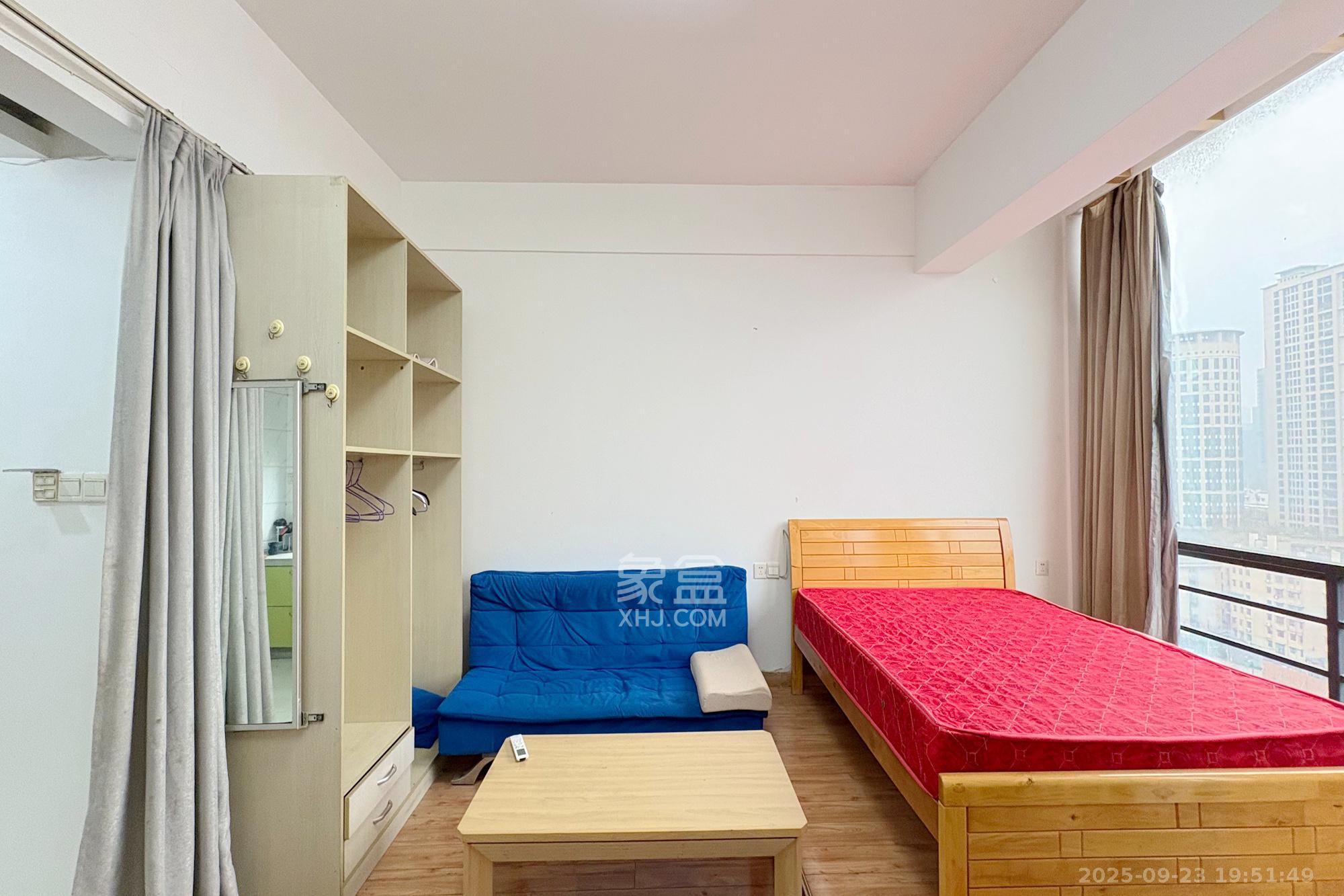 YO领域（领御大厦）  1室1厅1卫    35.0万客厅