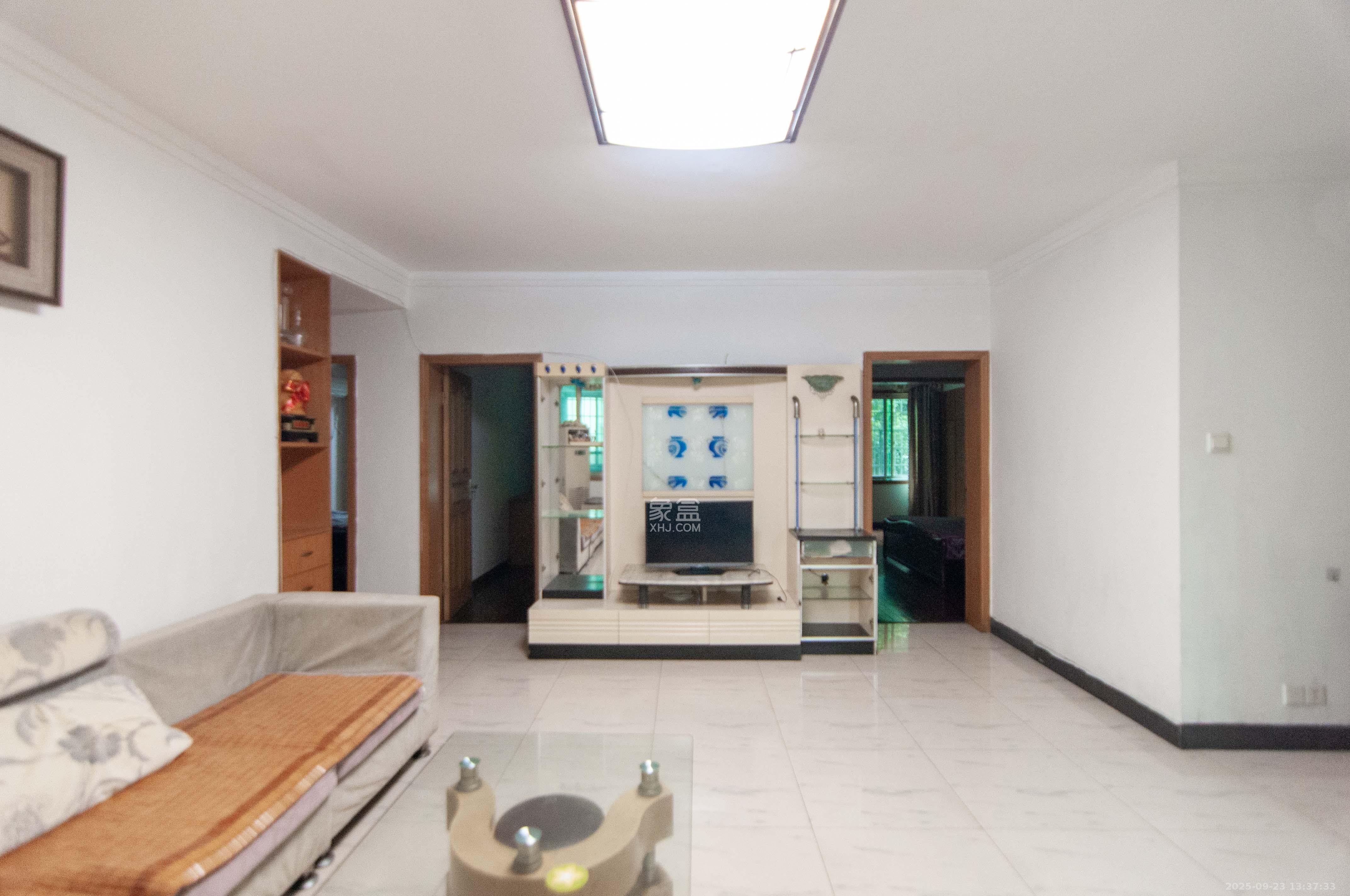 兰亭居 3室2厅2卫 72.0万 兰亭居 3室2厅2卫 72.0万客厅