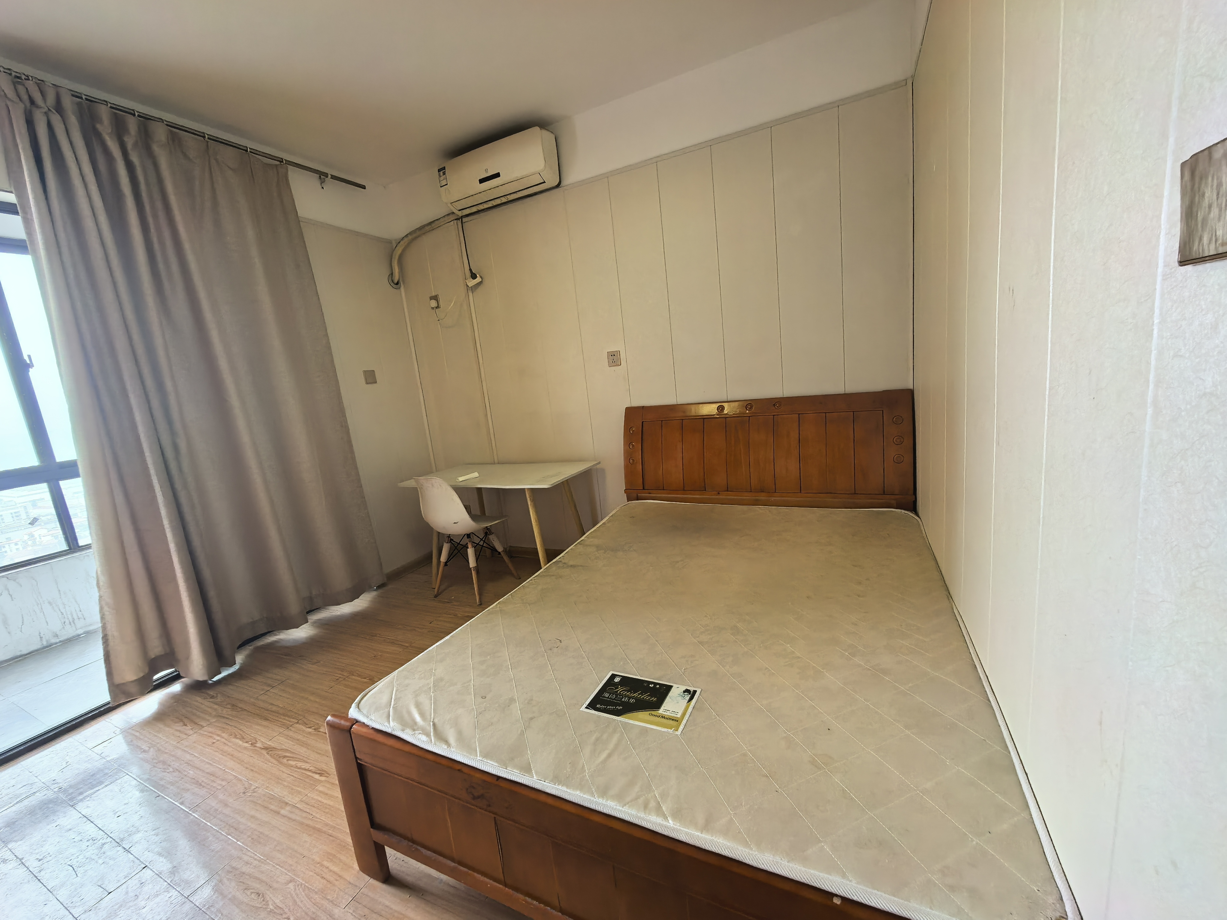 华润置地广场二期 3室2厅3卫 2000.0元/月 华润置地广场二期 3室2厅3卫 2000.0元/月户型图