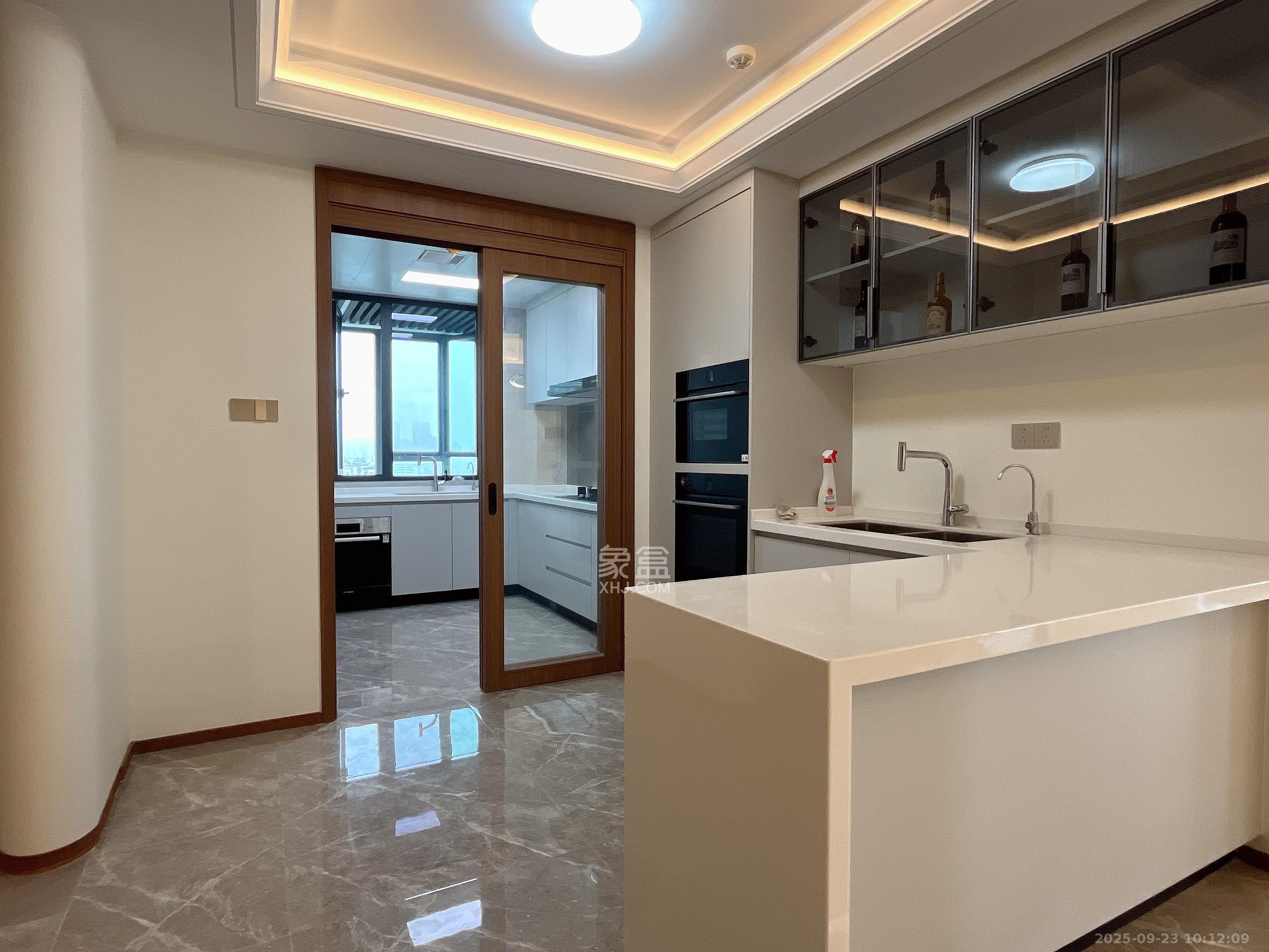 江山印  5室2厅3卫    24800.0元/月室内图