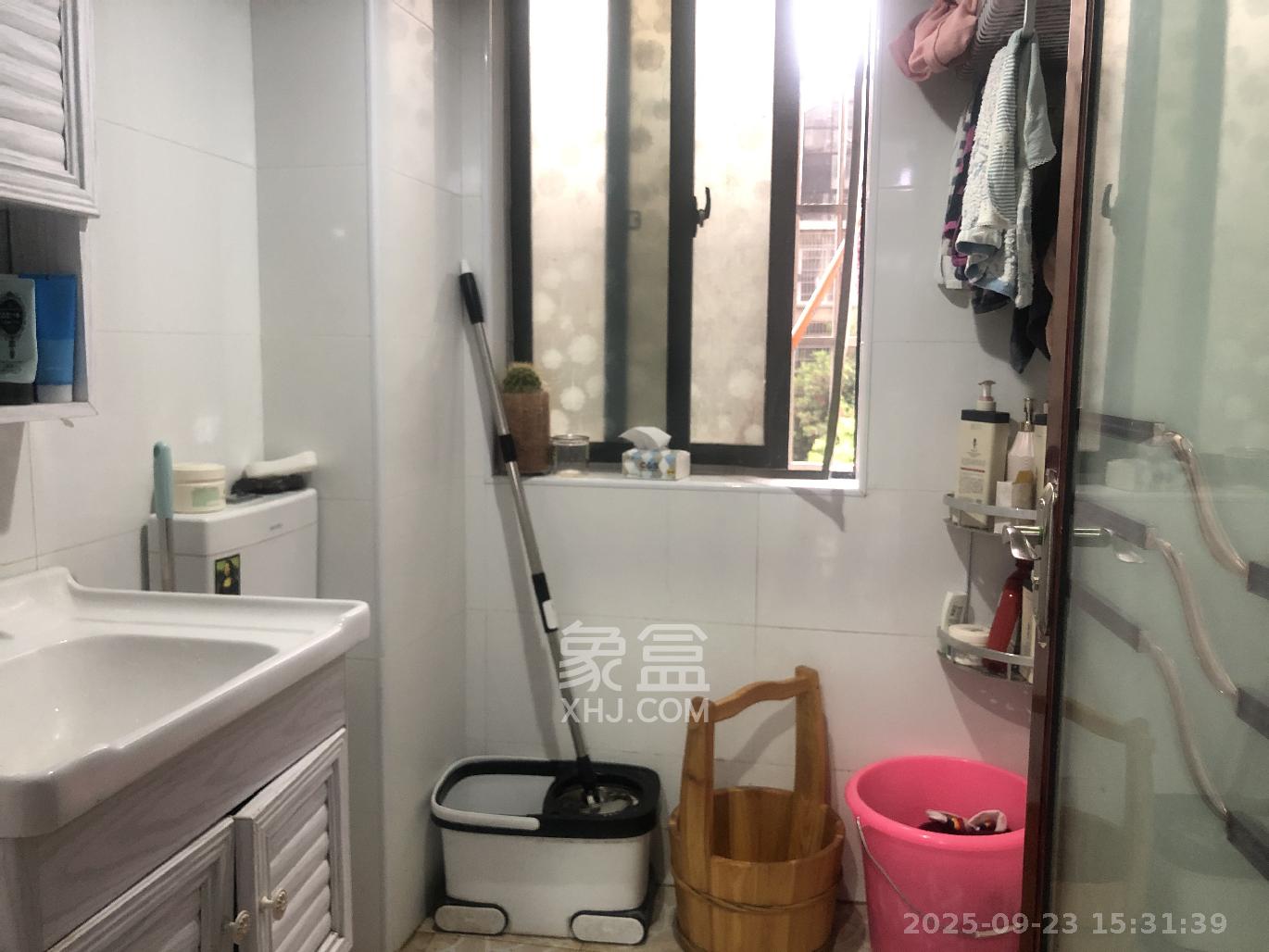 花样年华 4室2厅2卫 2200.0元/月 花样年华 4室2厅2卫 2200.0元/月室内图