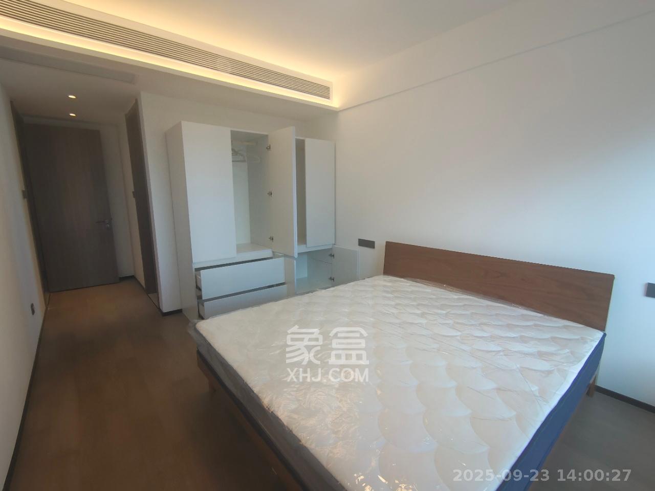 轨道万科悦府  3室2厅2卫    3300.0元/月室内图