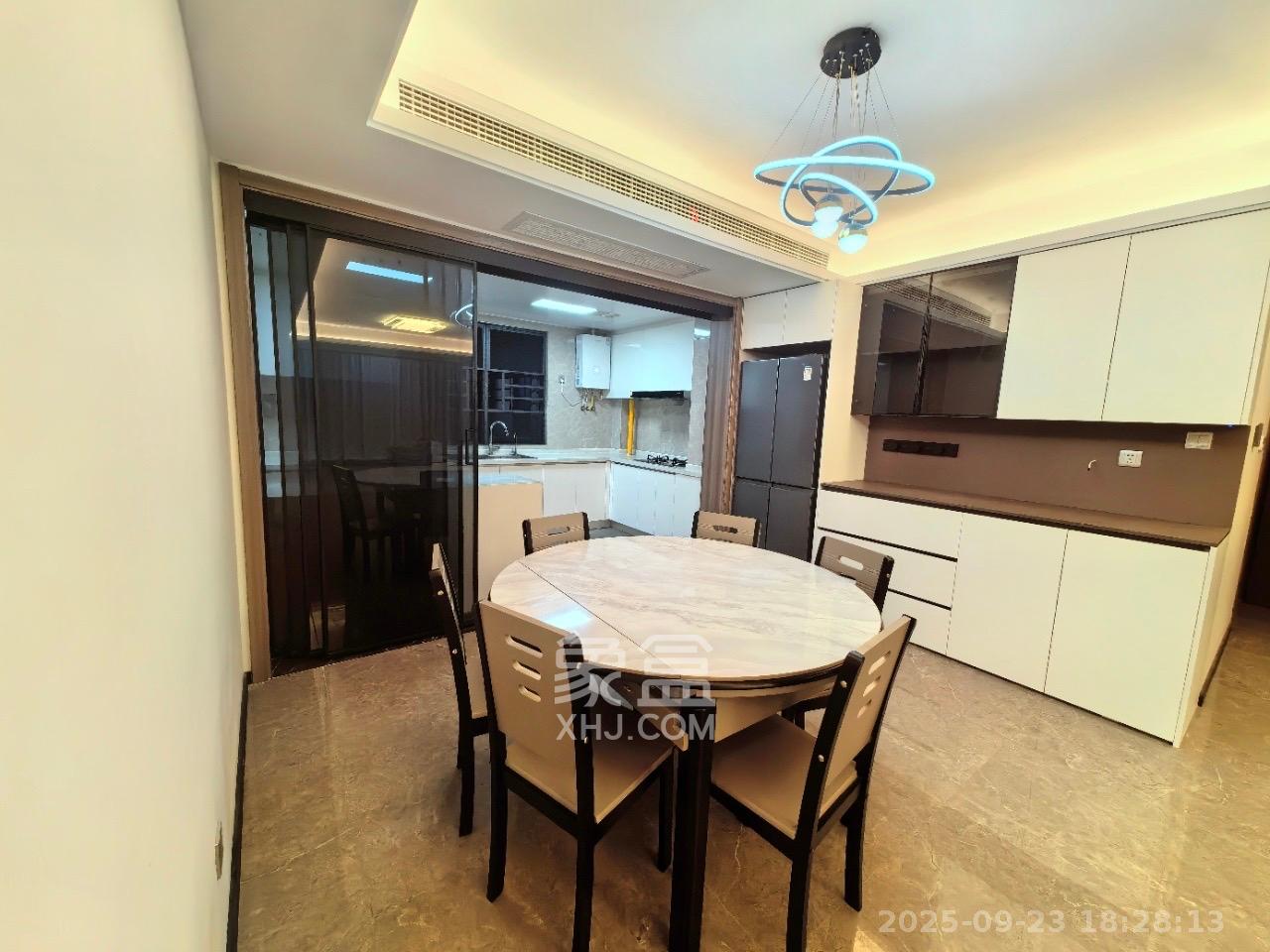 中海阅溪府 5室2厅3卫 5500.0元/月 中海阅溪府 5室2厅3卫 5500.0元/月室内图