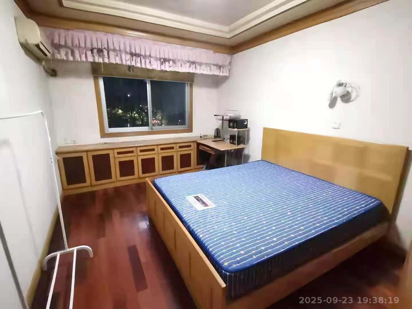 富绅花园  2室2厅1卫    1000.0元/月