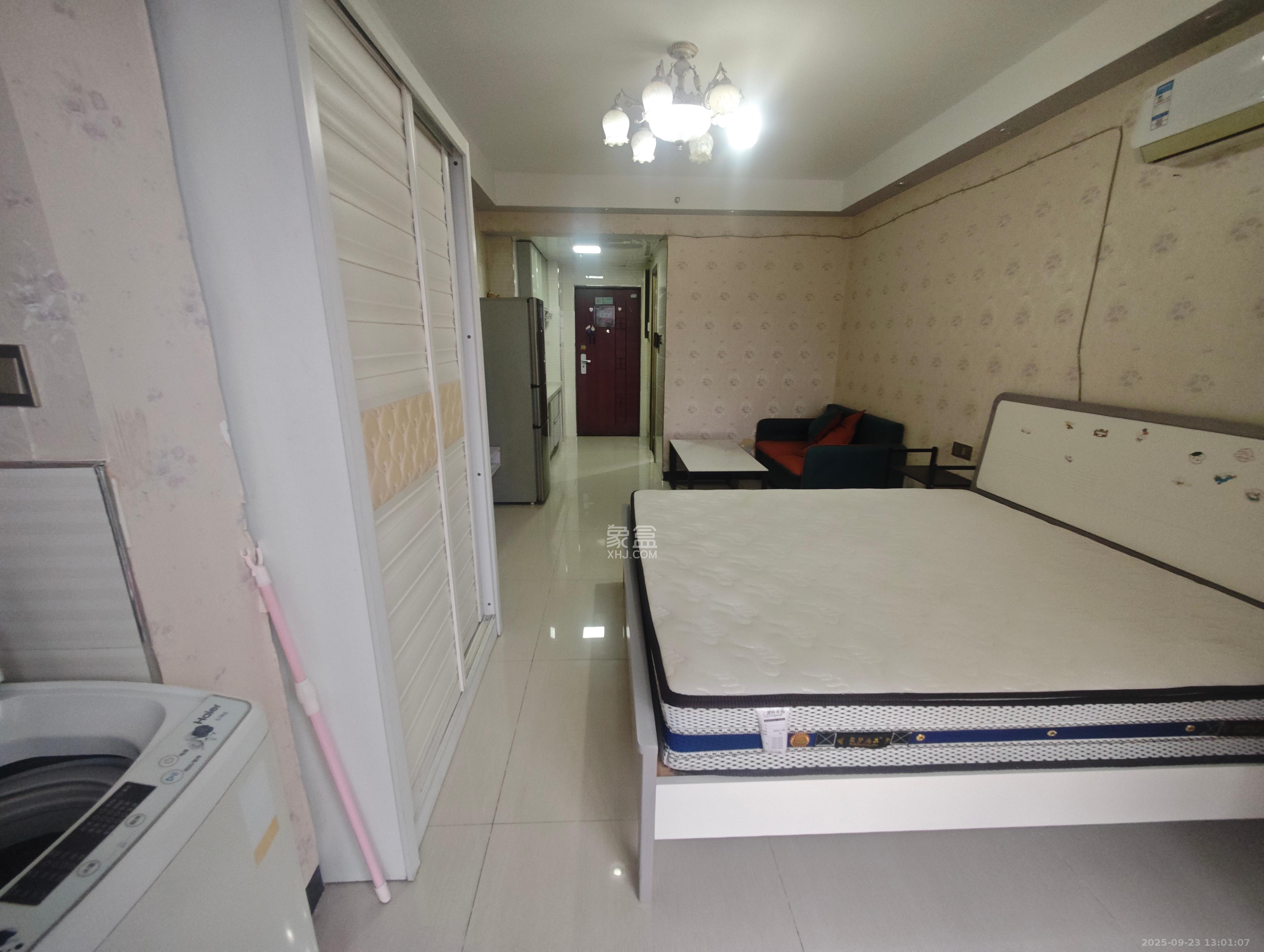 华润五彩城 1室1厅1卫 1400.0元/月 华润五彩城 1室1厅1卫 1400.0元/月室内图