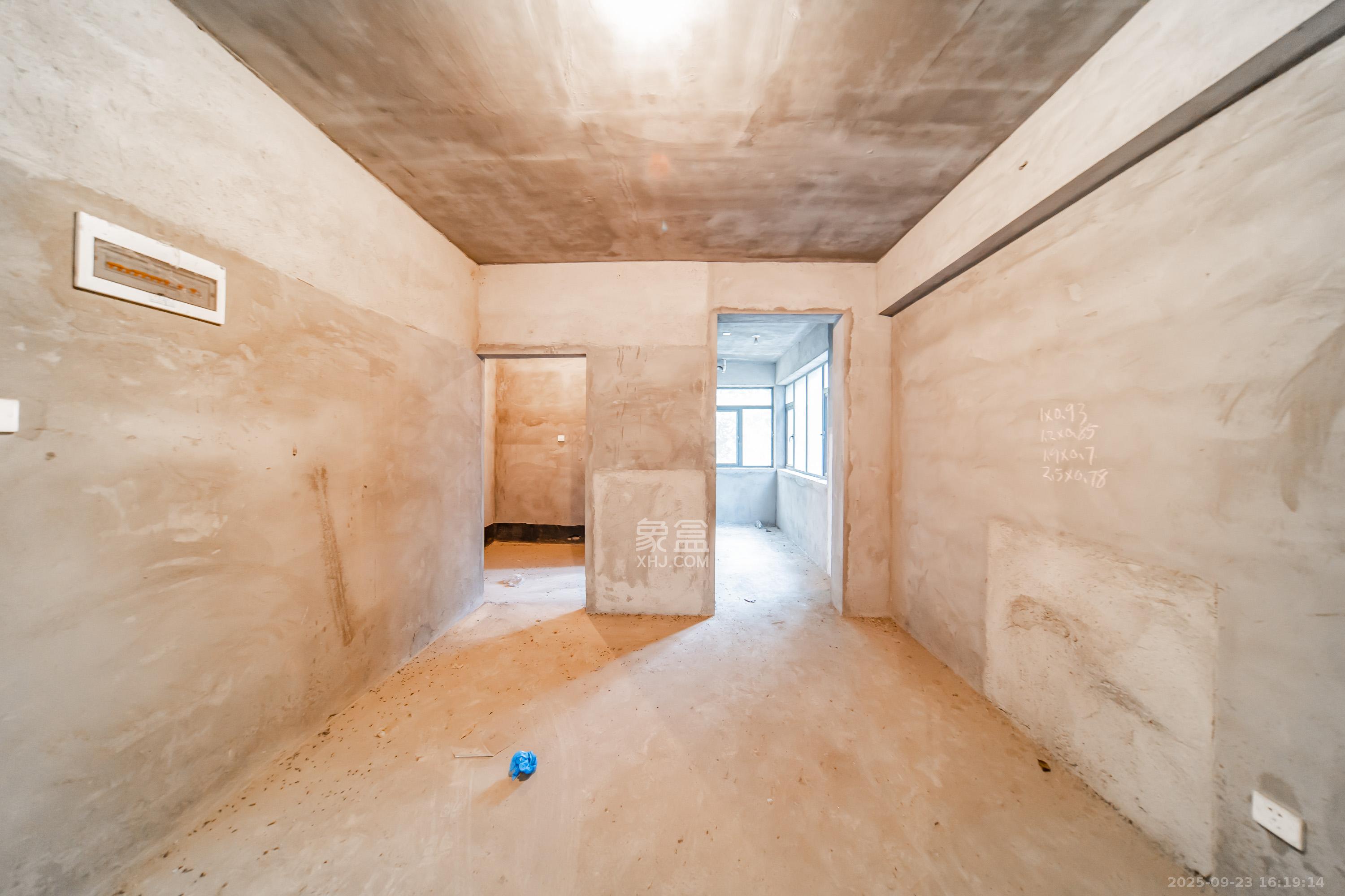 麓山翰林苑  4室2厅2卫    130.0万其他