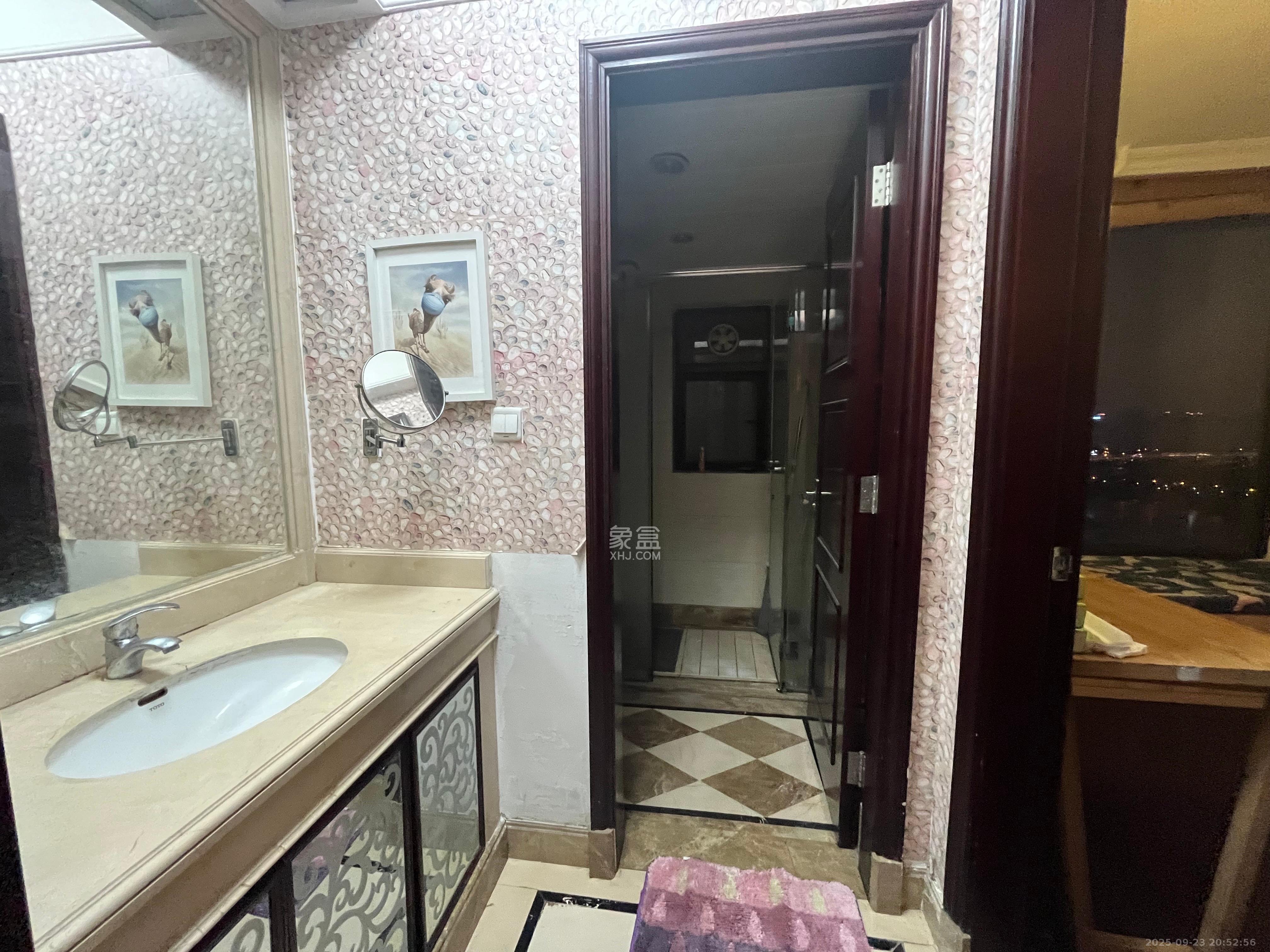 中海国际一期 3室2厅1卫 2400.0元/月 中海国际一期 3室2厅1卫 2400.0元/月室内图