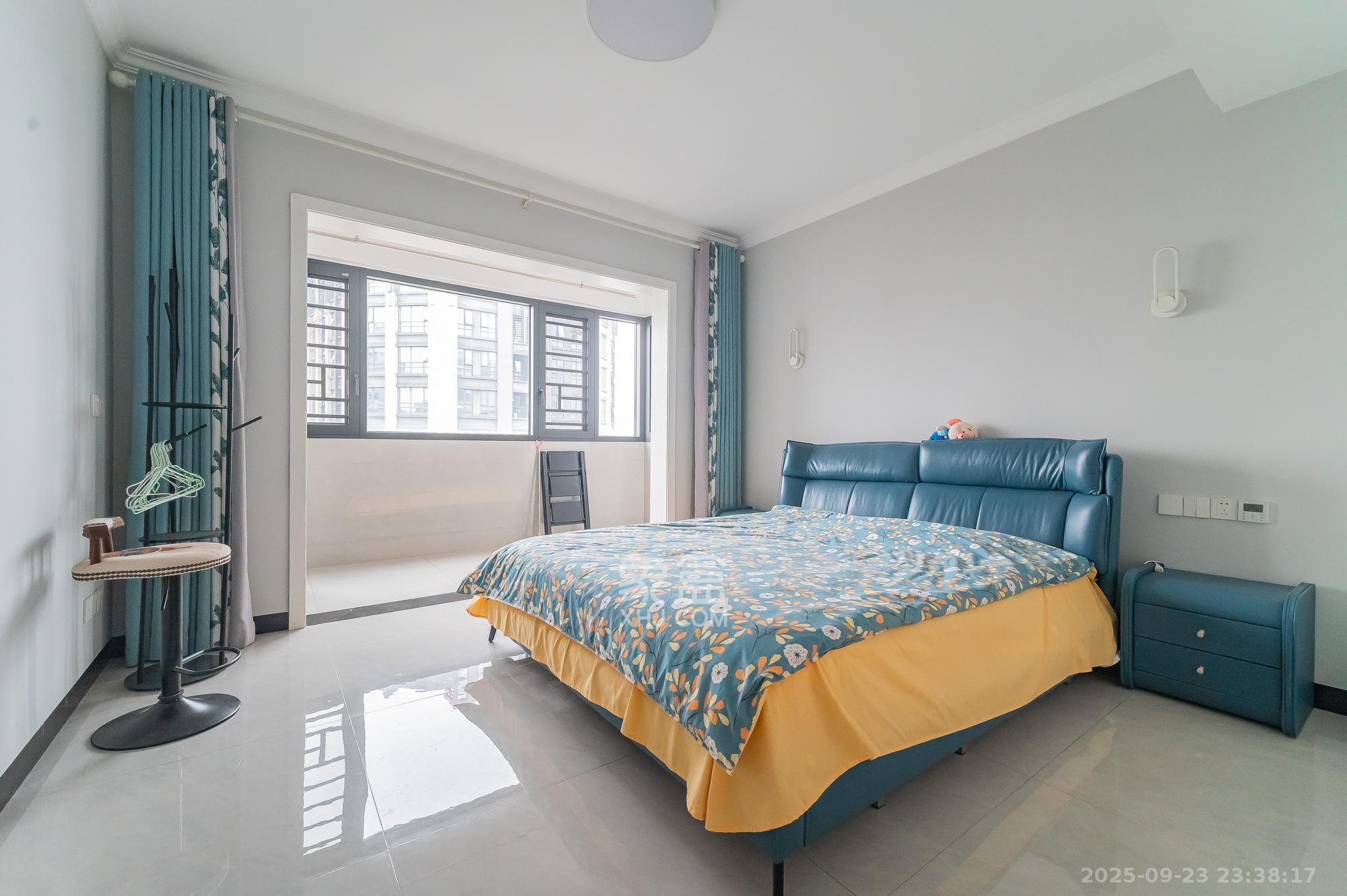 锦璨家园 3室2厅2卫 75.80万 锦璨家园 3室2厅2卫 75.80万卧室