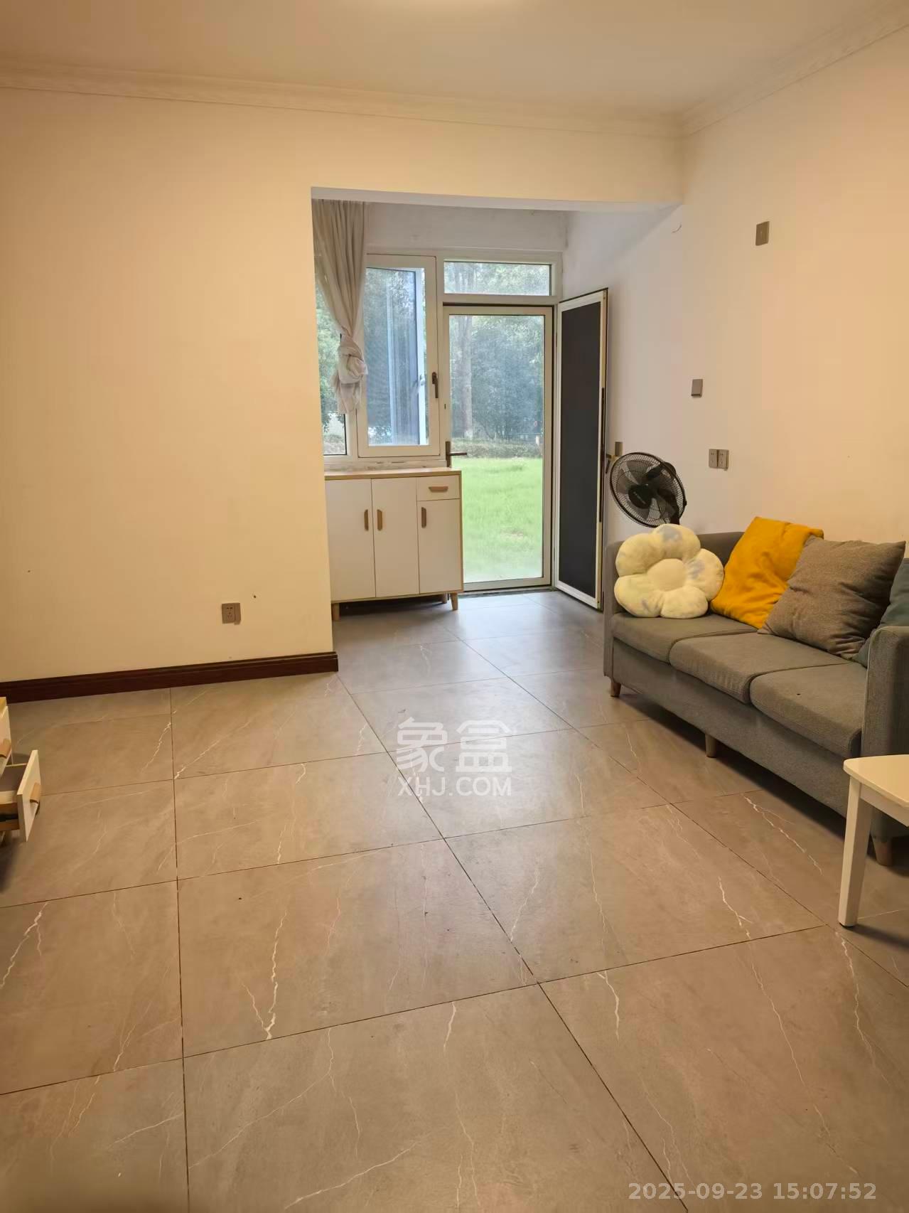 绿地新都会  2室2厅1卫    1800.0元/月 绿地新都会  2室2厅1卫    1800.0元/月