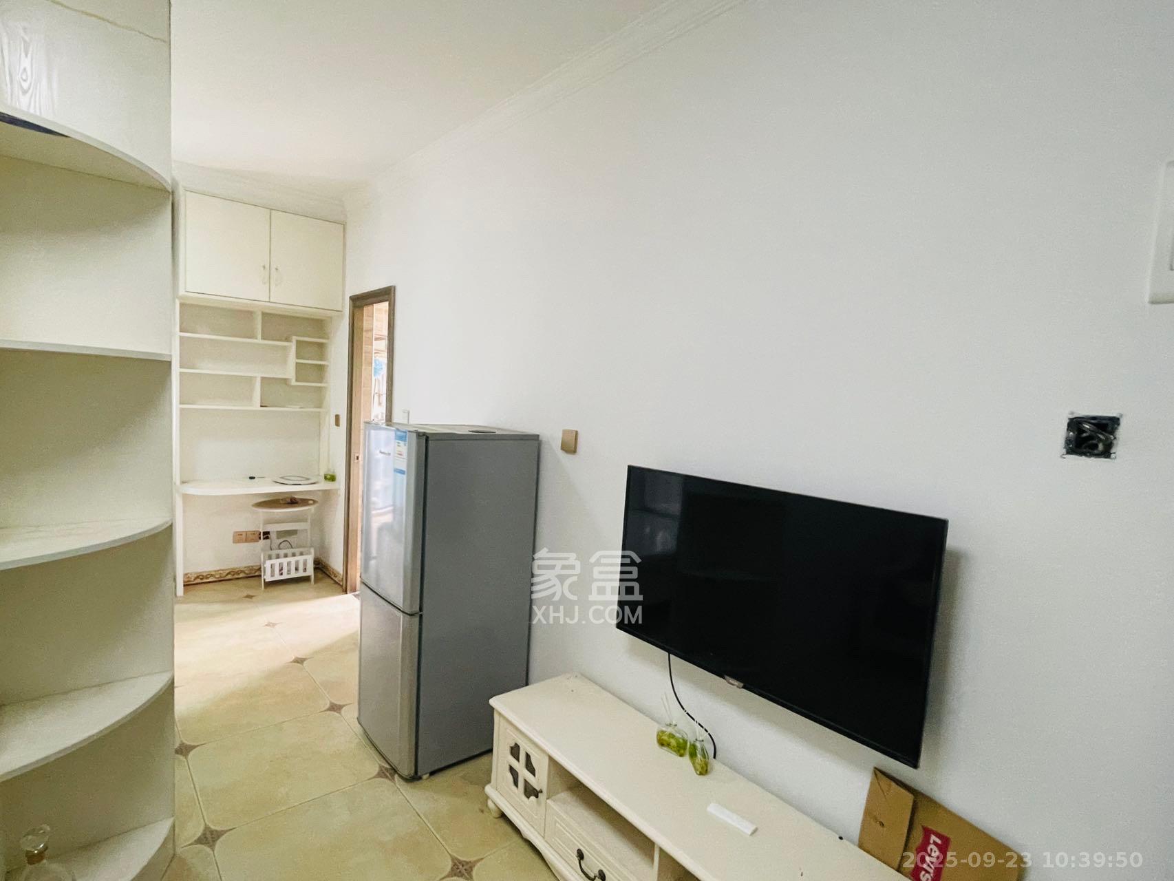 中南红领邦（红星嘉和苑）  1室1厅1卫    1550.0元/月室内图