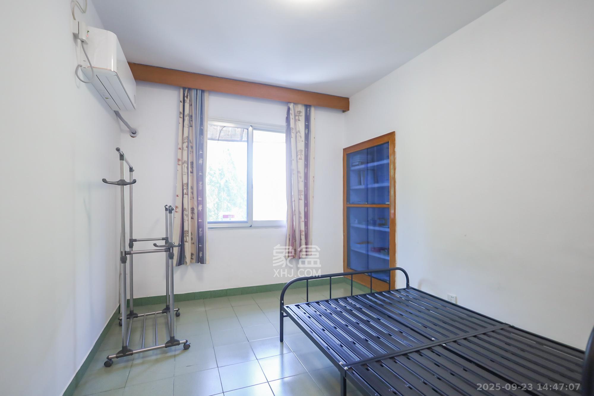 汽车发动机厂宿舍 2室1厅1卫 1500.0元/月 汽车发动机厂宿舍 2室1厅1卫 1500.0元/月室内图