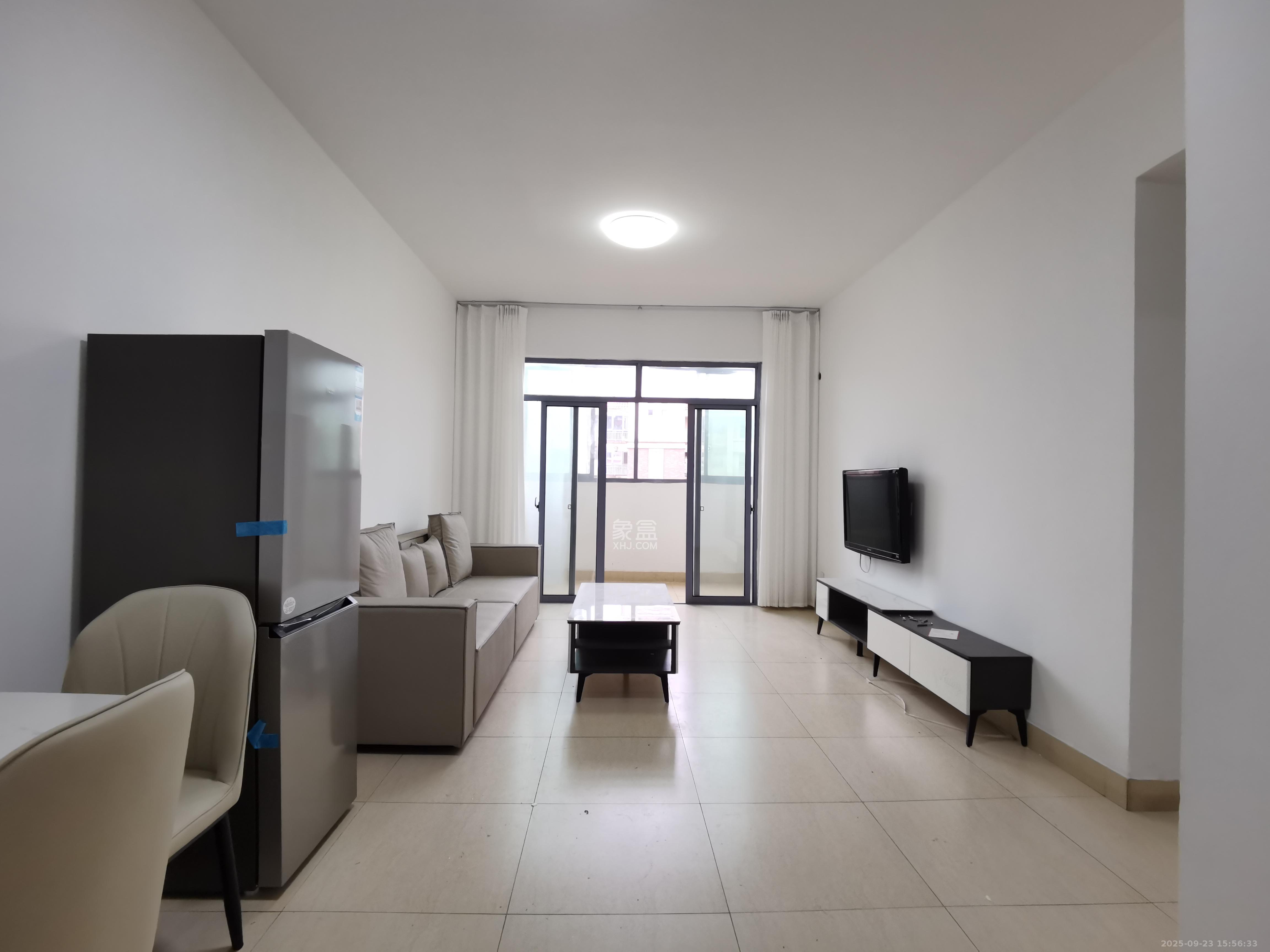 夏威夷碧水春城(碧桂园城市花园)  3室2厅1卫    1800.0元/月 夏威夷碧水春城(碧桂园城市花园)  3室2厅1卫    1800.0元/月