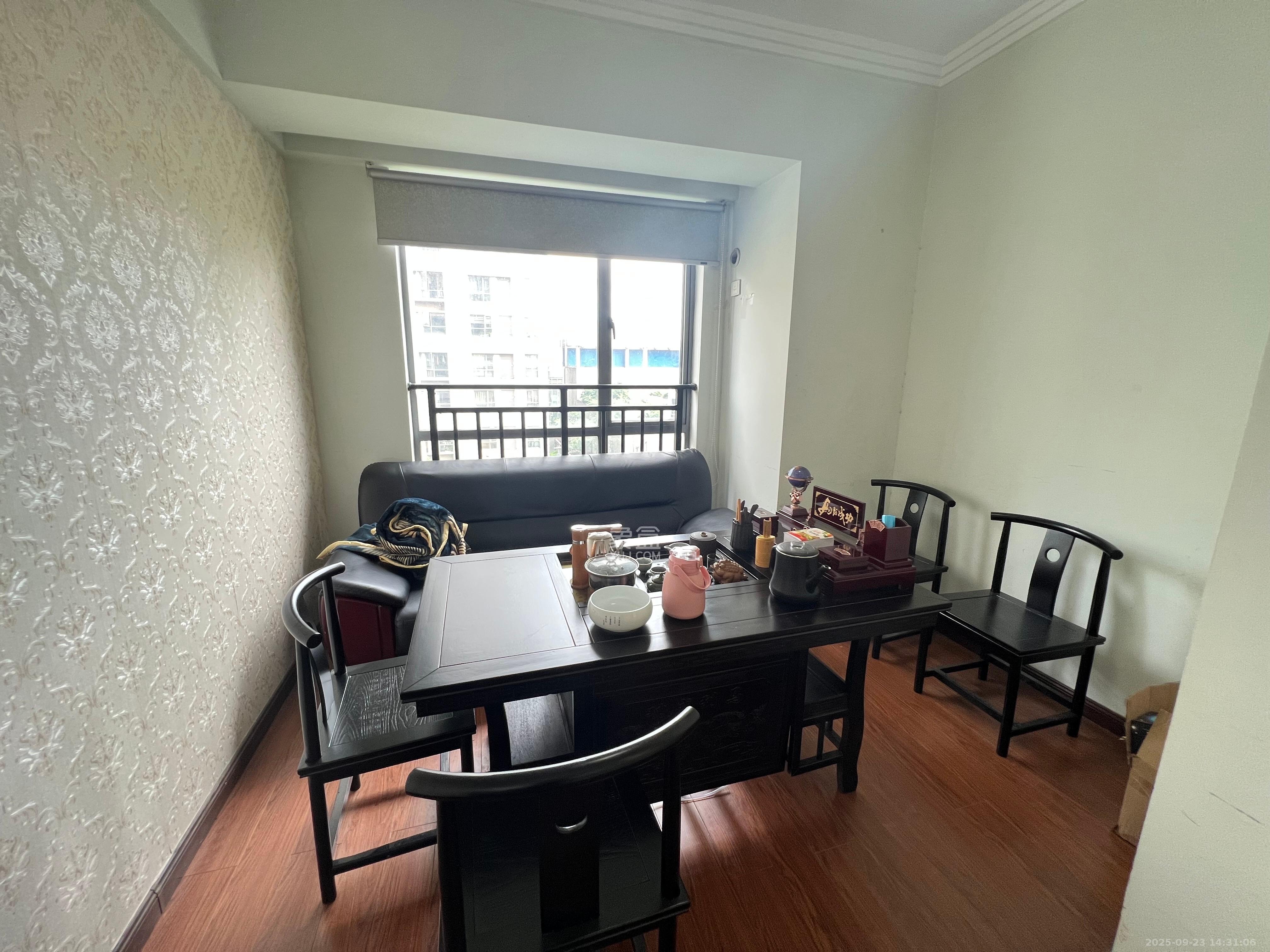 西子一间  2室1厅1卫    2300.0元/月室内图