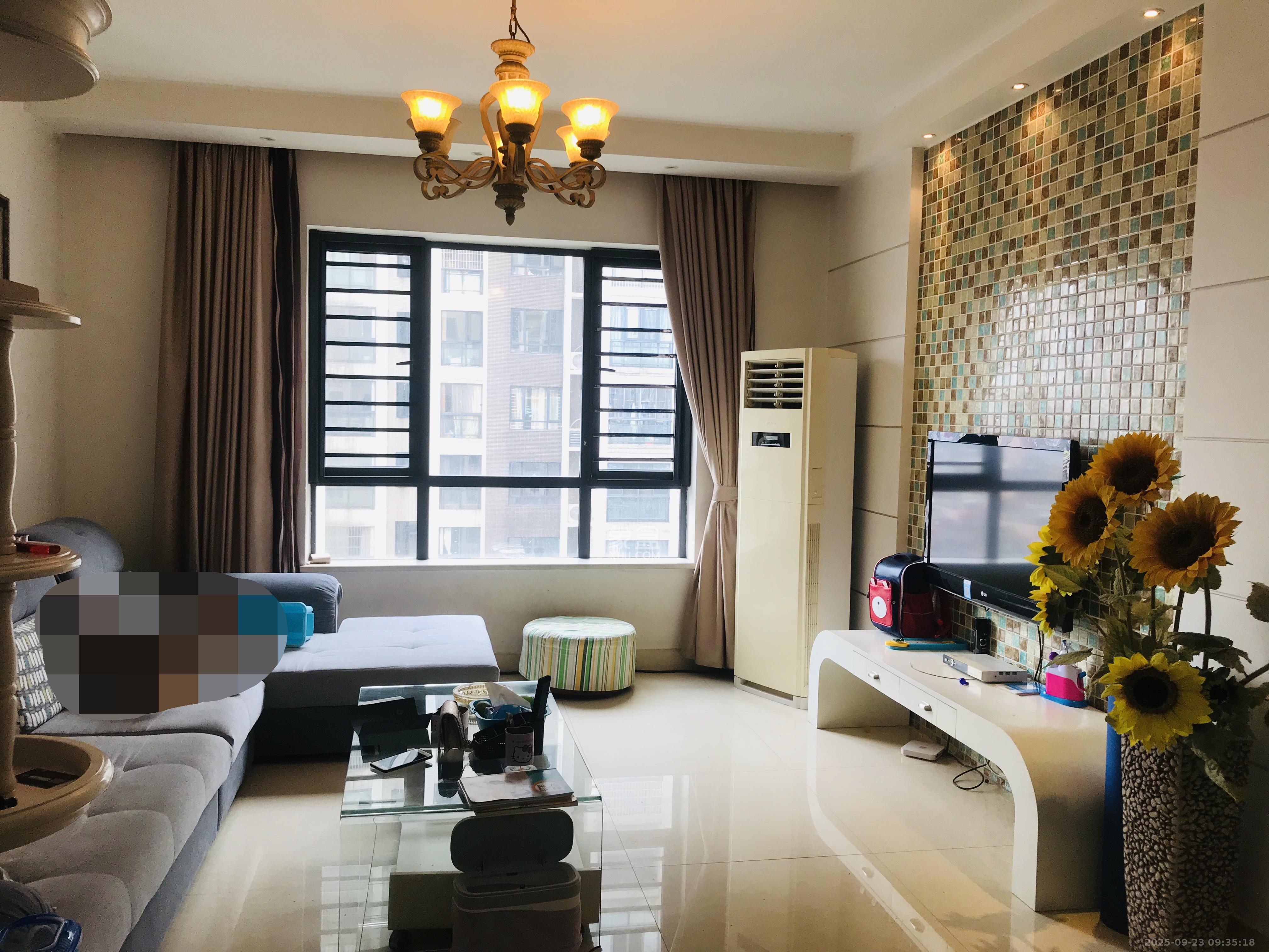 尚东紫郡 3室2厅2卫 2600.0元/月 尚东紫郡 3室2厅2卫 2600.0元/月室内图