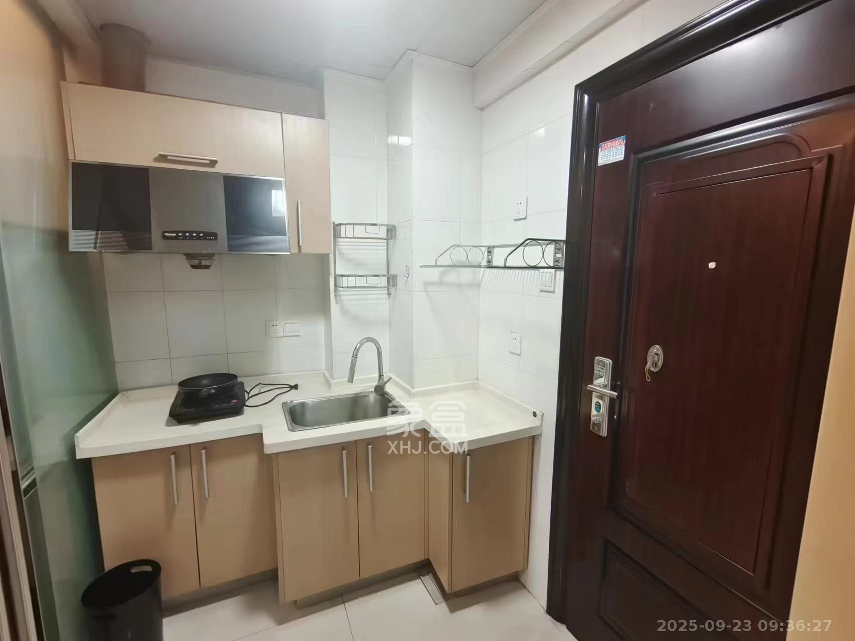 七彩丽都  1室1厅1卫    2000.0元/月室内图