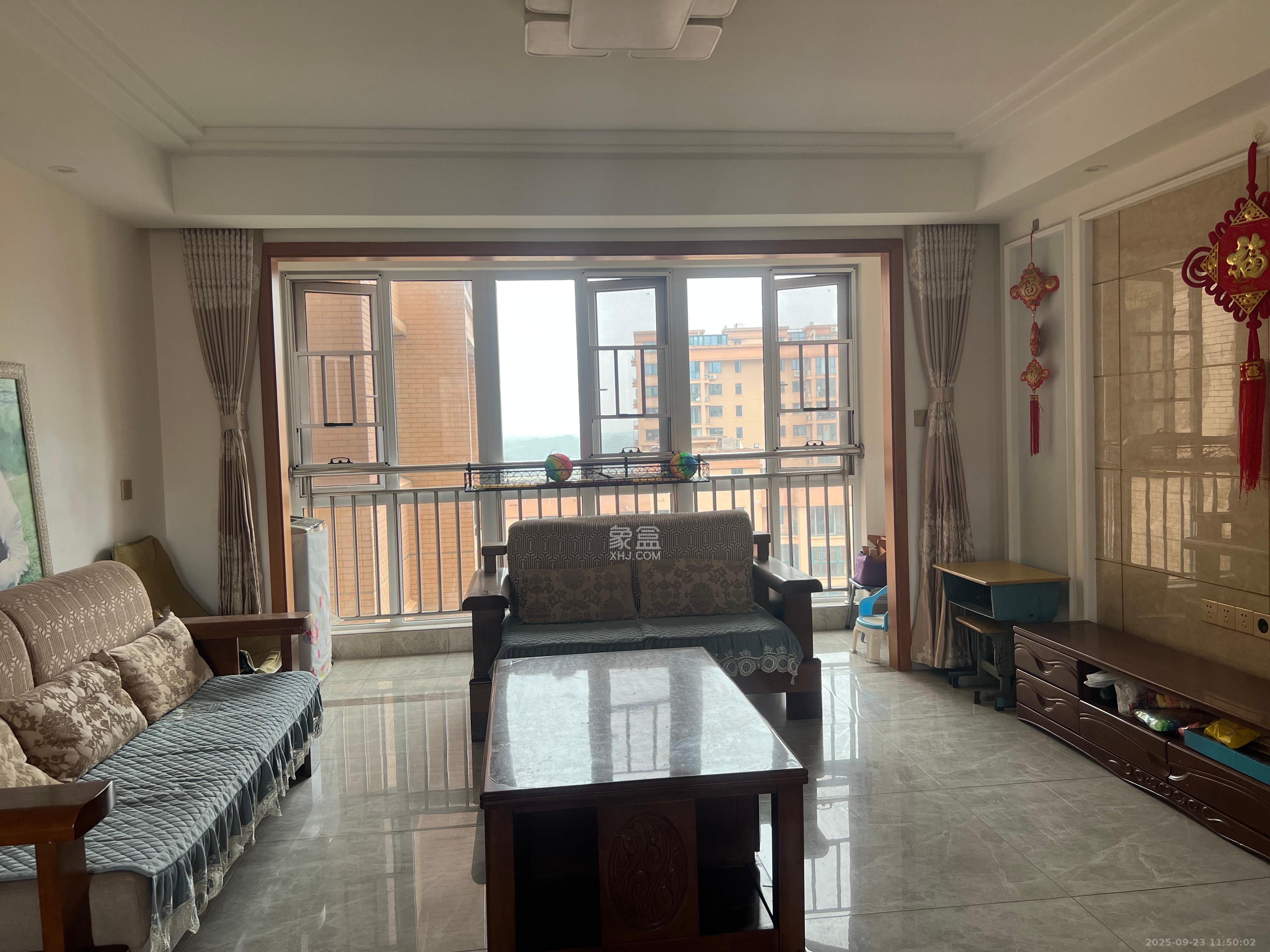 丽发新城 3室2厅2卫 2500.0元/月 丽发新城 3室2厅2卫 2500.0元/月室内图