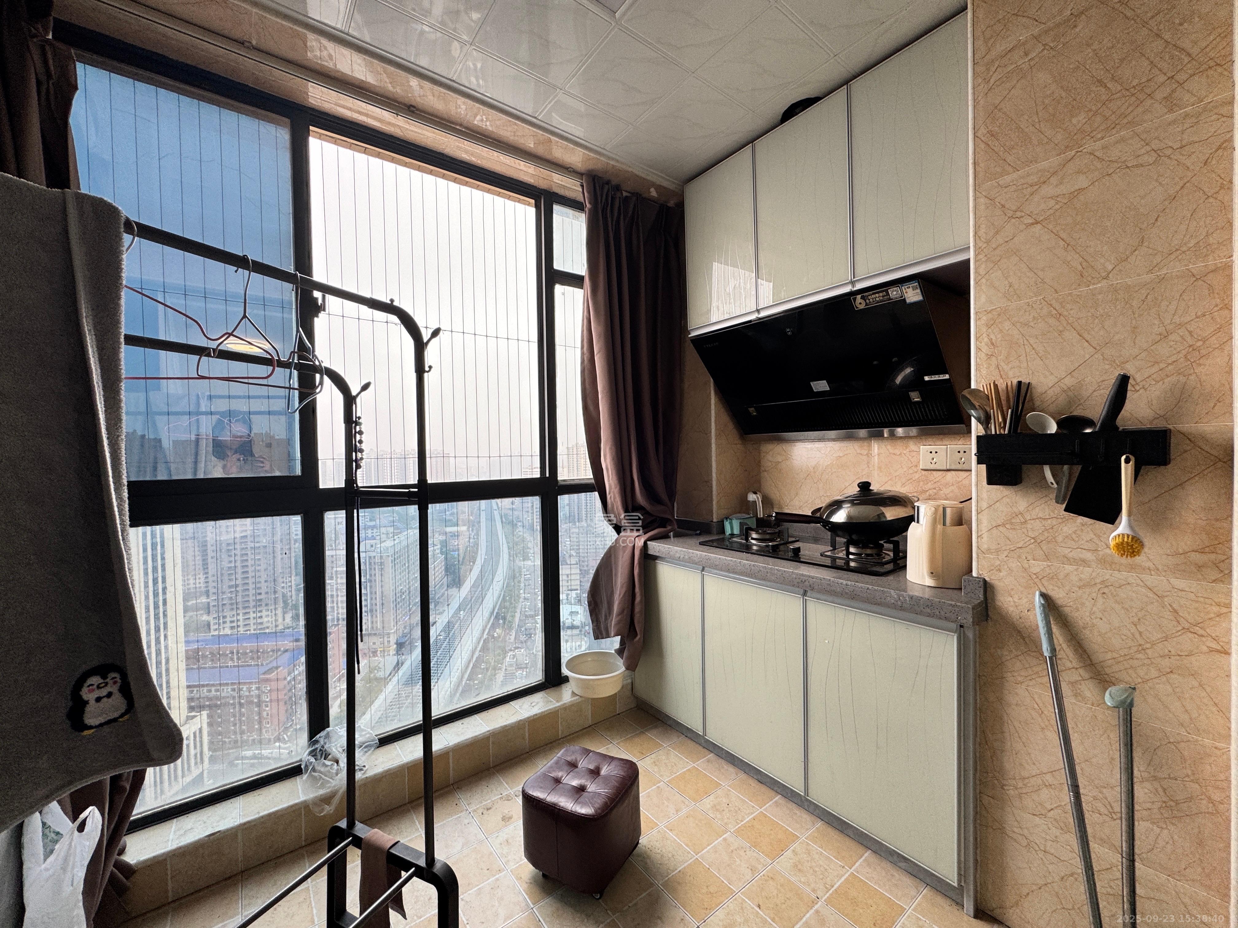 山水湾 1室1厅1卫 1350.0元/月 山水湾 1室1厅1卫 1350.0元/月室内图