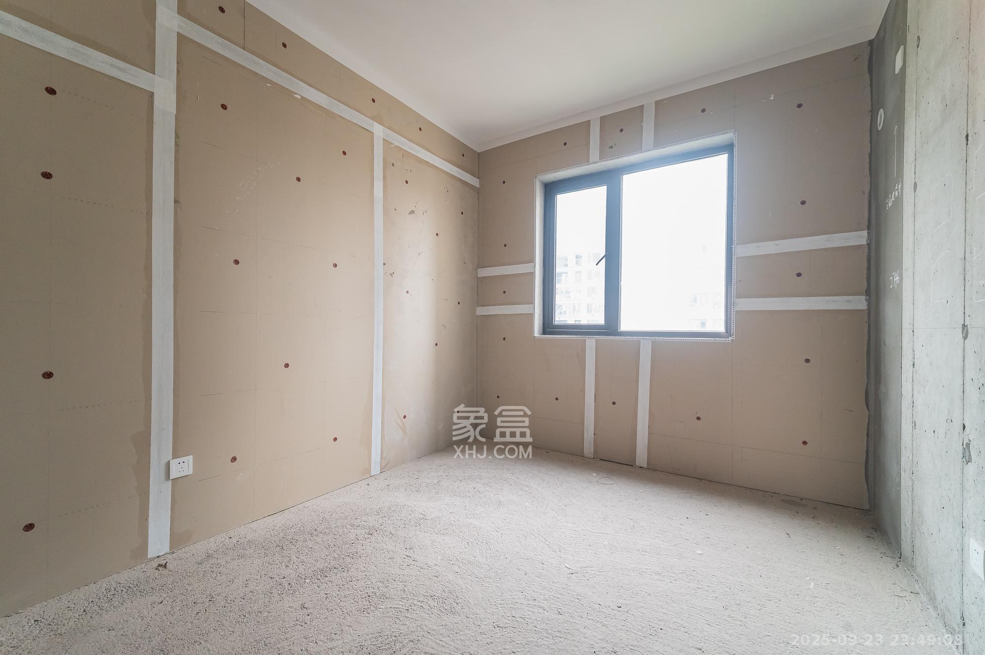 旭辉美的东樾城  4室2厅2卫    101.8万其他