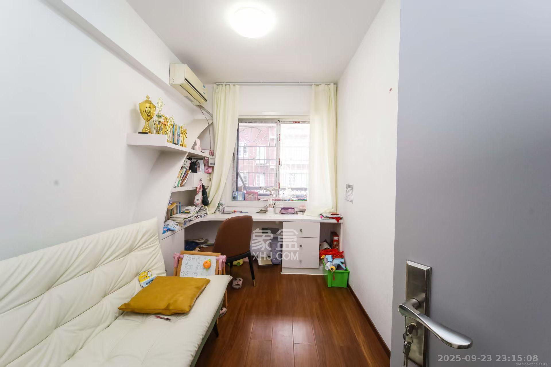 银力家园  3室2厅2卫    2800.0元/月室内图