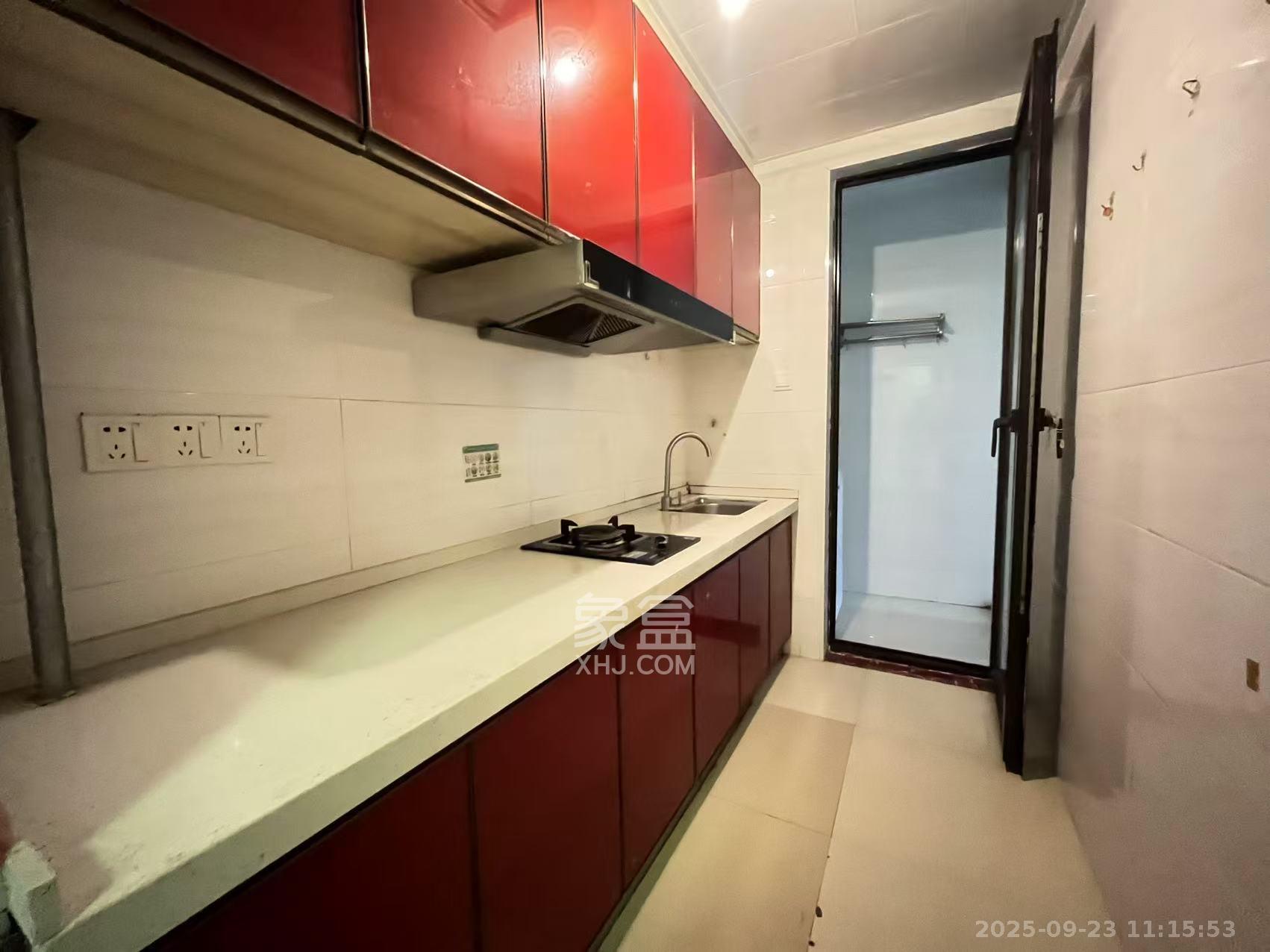 卓越蔚蓝城邦 3室2厅1卫 1700.0元/月 卓越蔚蓝城邦 3室2厅1卫 1700.0元/月室内图