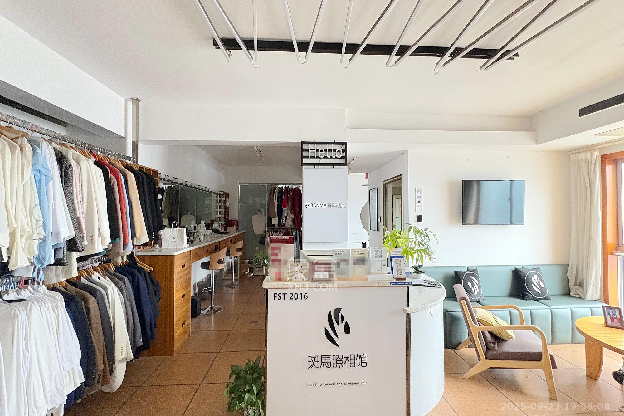 君临国际 2室2厅1卫 117.0万 君临国际 2室2厅1卫 117.0万客厅