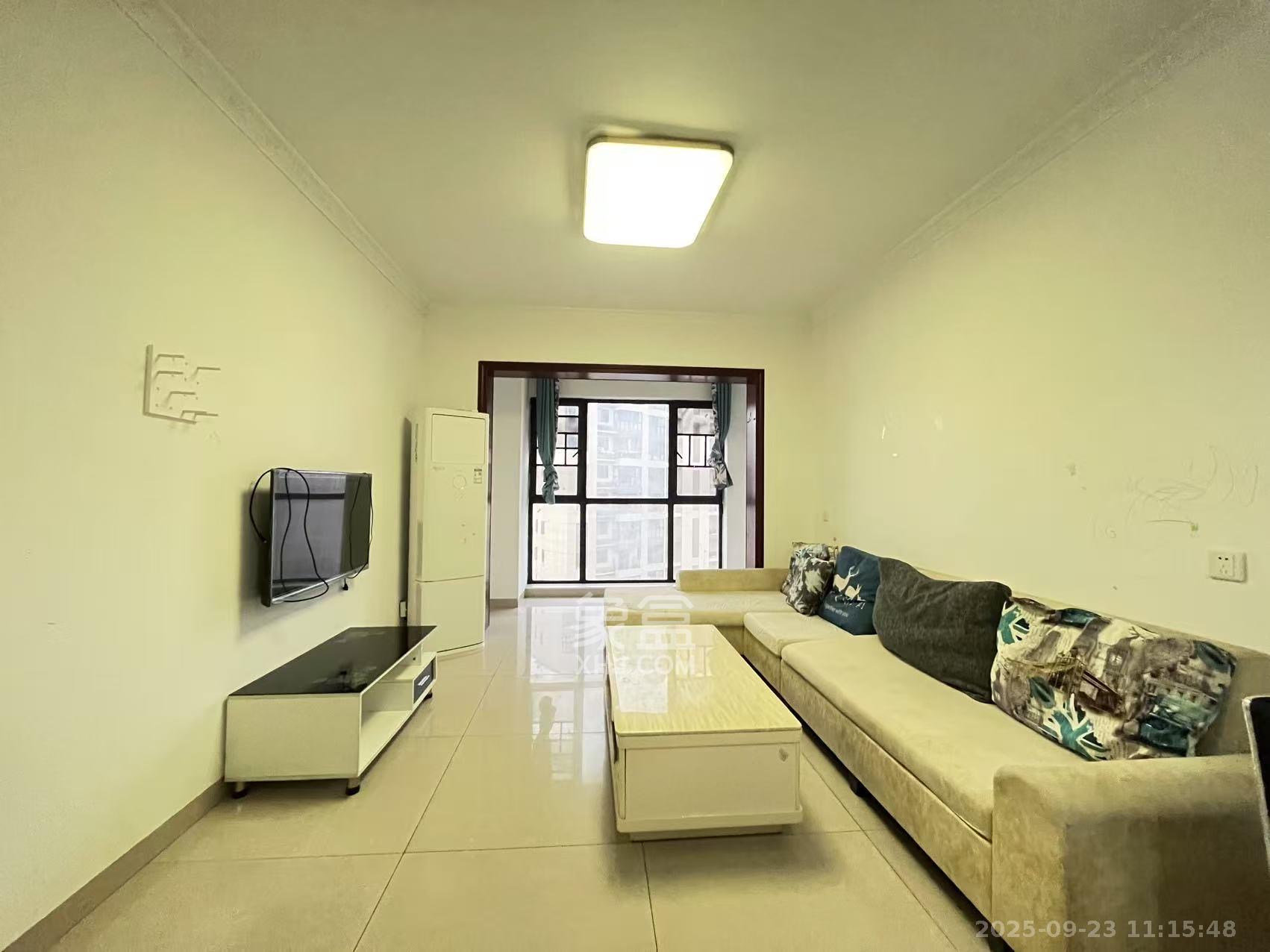 卓越蔚蓝城邦 3室2厅1卫 1700.0元/月 卓越蔚蓝城邦 3室2厅1卫 1700.0元/月室内图