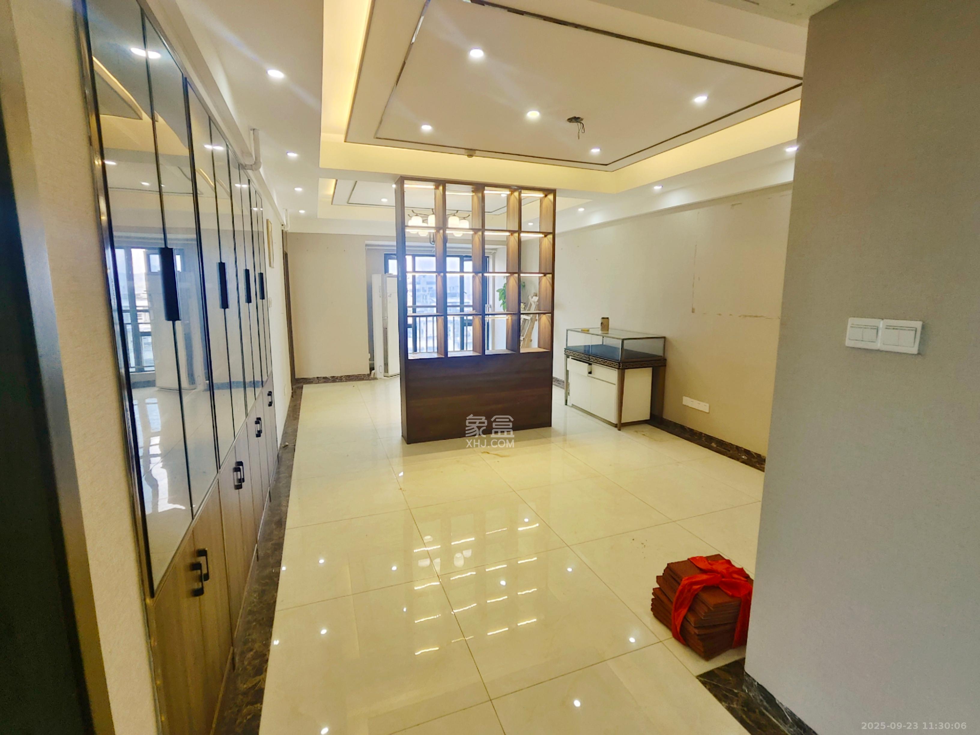 星大峰汇商务楼 3室2厅1卫 2800.0元/月 星大峰汇商务楼 3室2厅1卫 2800.0元/月室内图