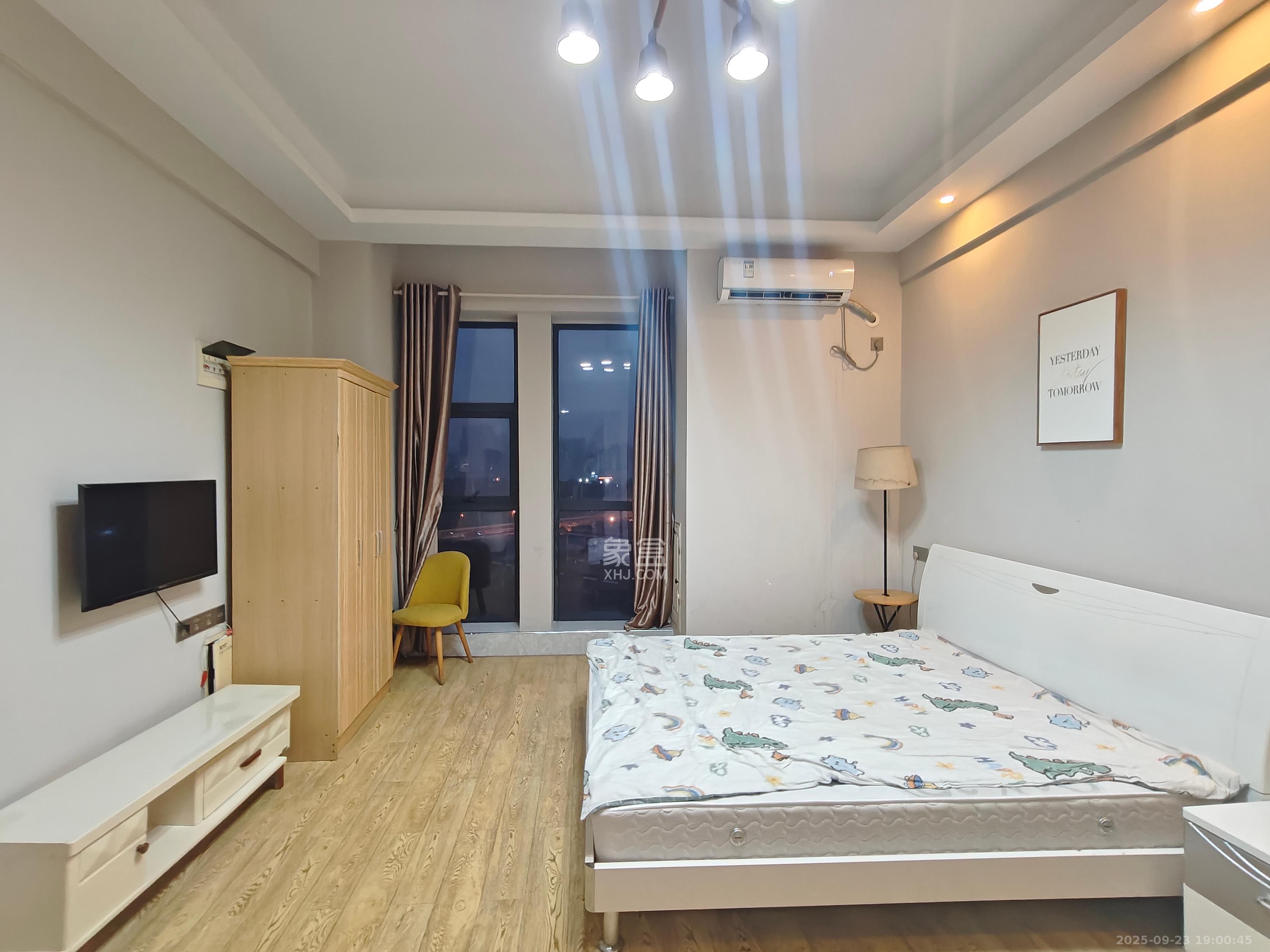 新世界广场 1室1厅1卫 1500.0元/月 新世界广场 1室1厅1卫 1500.0元/月室内图