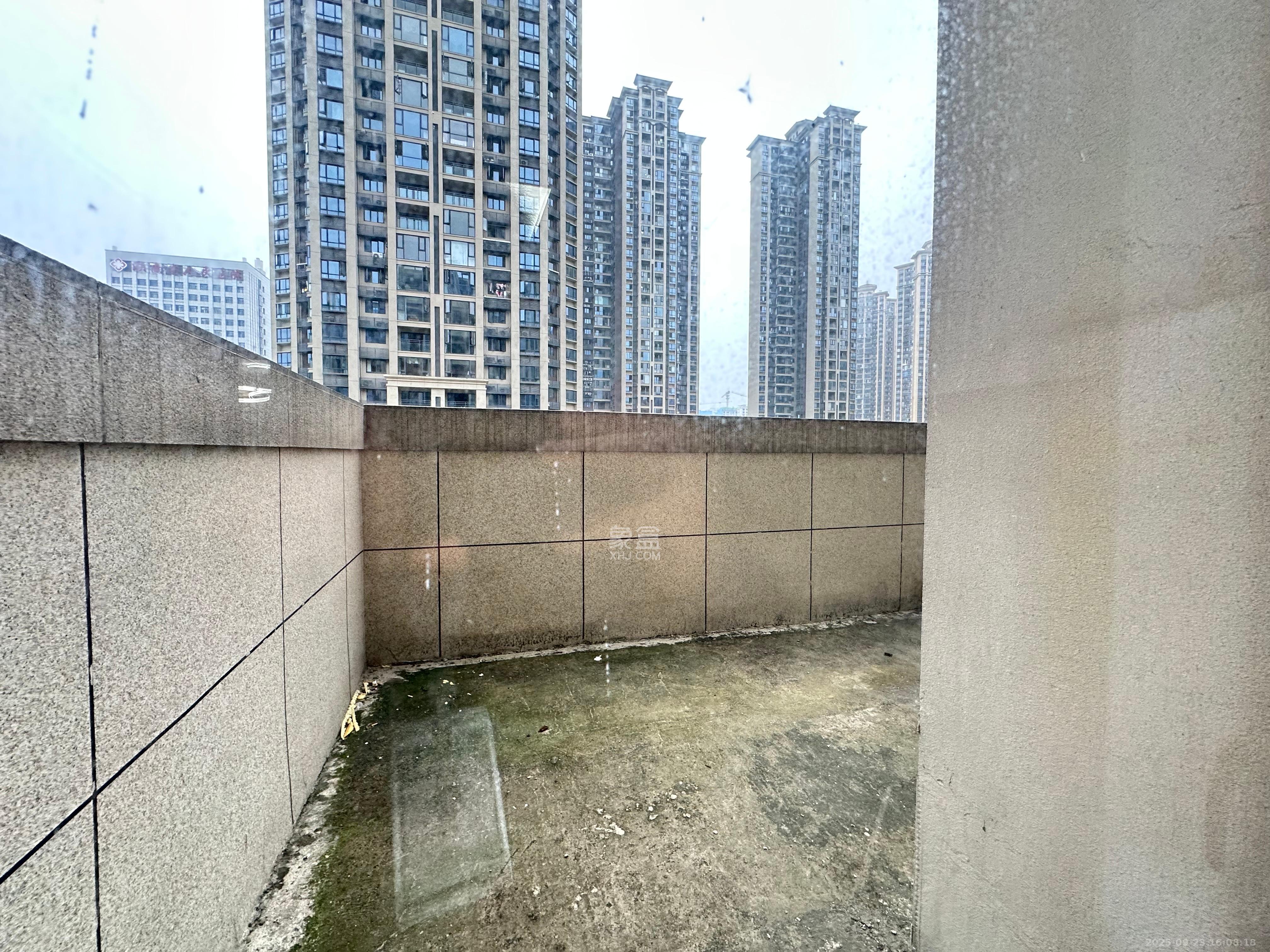 振业城四期 4室2厅2卫 5000.0元/月 振业城四期 4室2厅2卫 5000.0元/月室内图