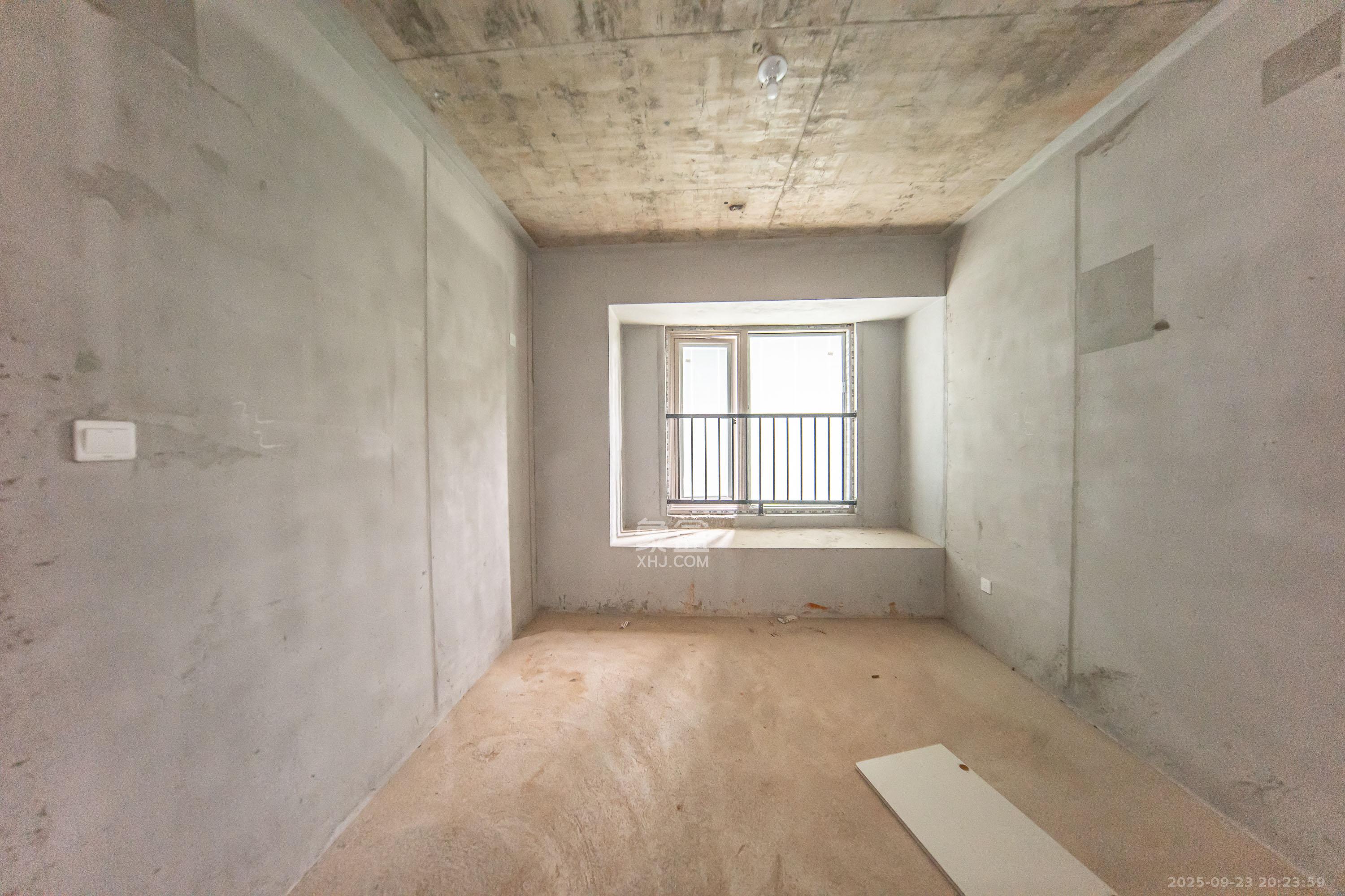 金茂长沙国际社区  6室3厅3卫    268.0万卧室