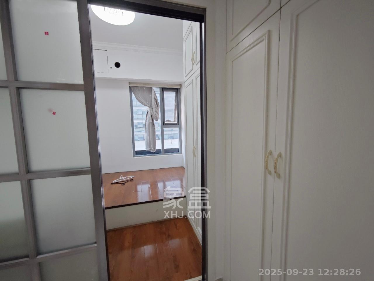 东怡外国(南湖一号) 2室1厅1卫 2200.0元/月 东怡外国(南湖一号) 2室1厅1卫 2200.0元/月室内图