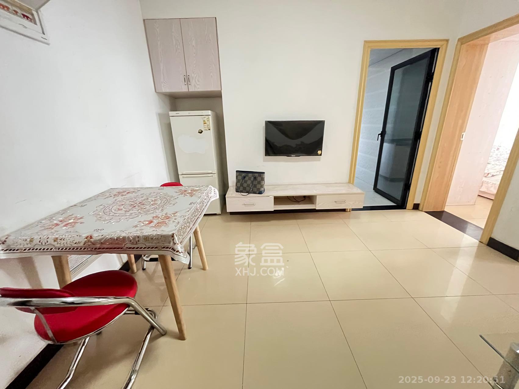 百纳广场(百纳公寓) 2室2厅1卫 2000.0元/月 百纳广场(百纳公寓) 2室2厅1卫 2000.0元/月室内图