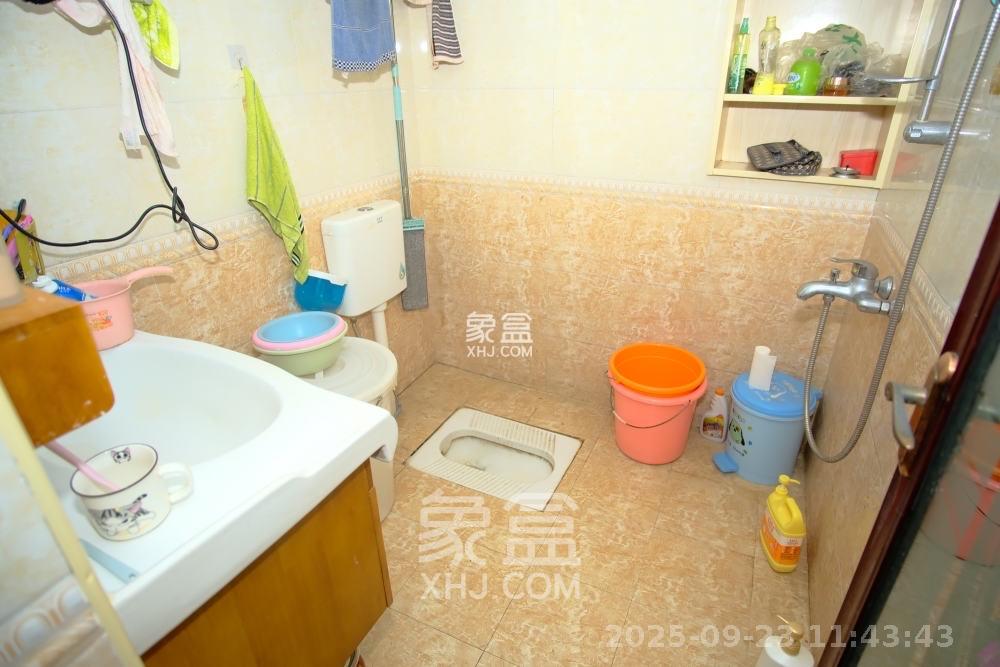 山水湾  1室1厅1卫    1400.0元/月室内图