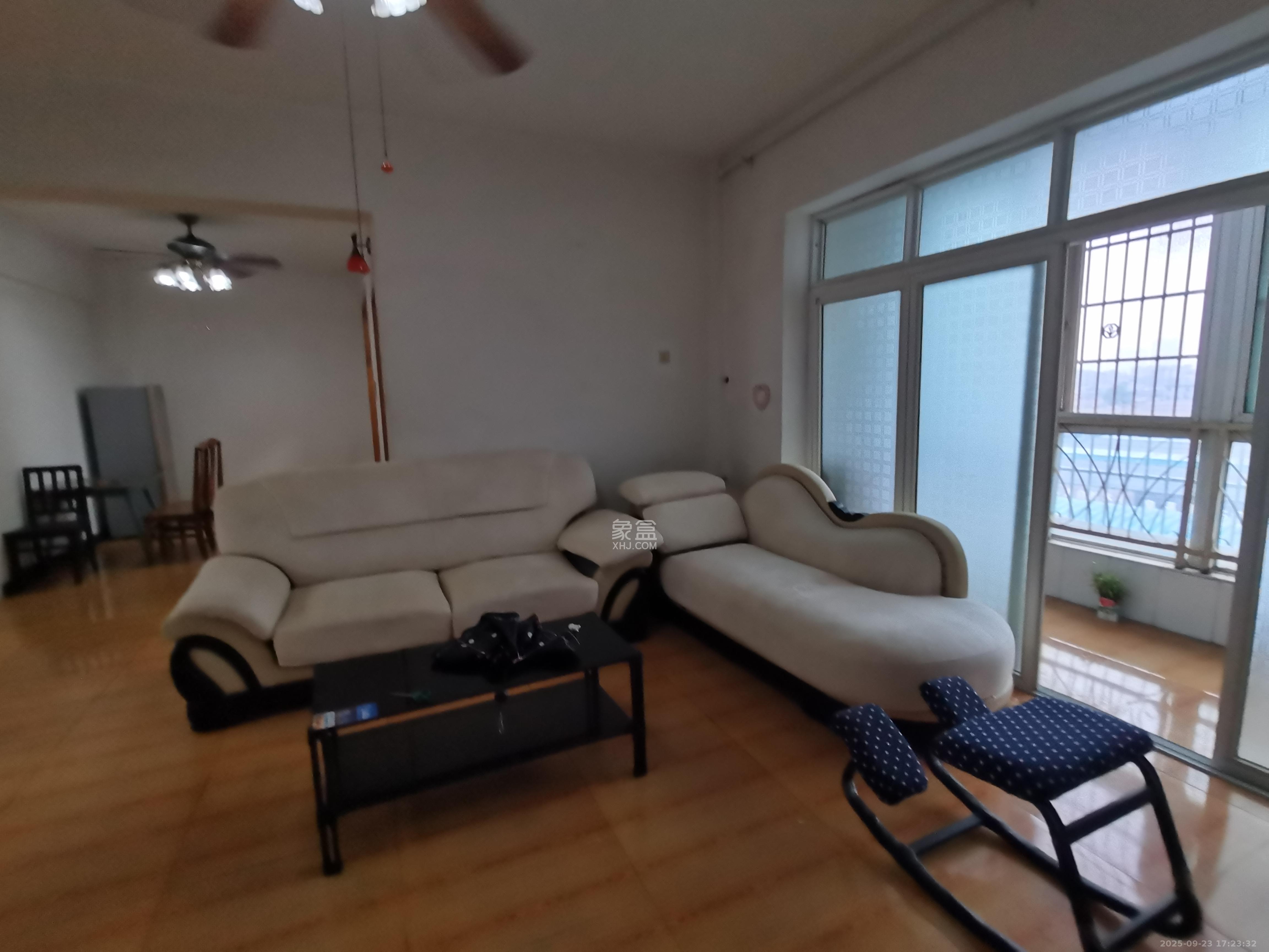 长建建材市场 2室2厅1卫 1600.0元/月 长建建材市场 2室2厅1卫 1600.0元/月室内图