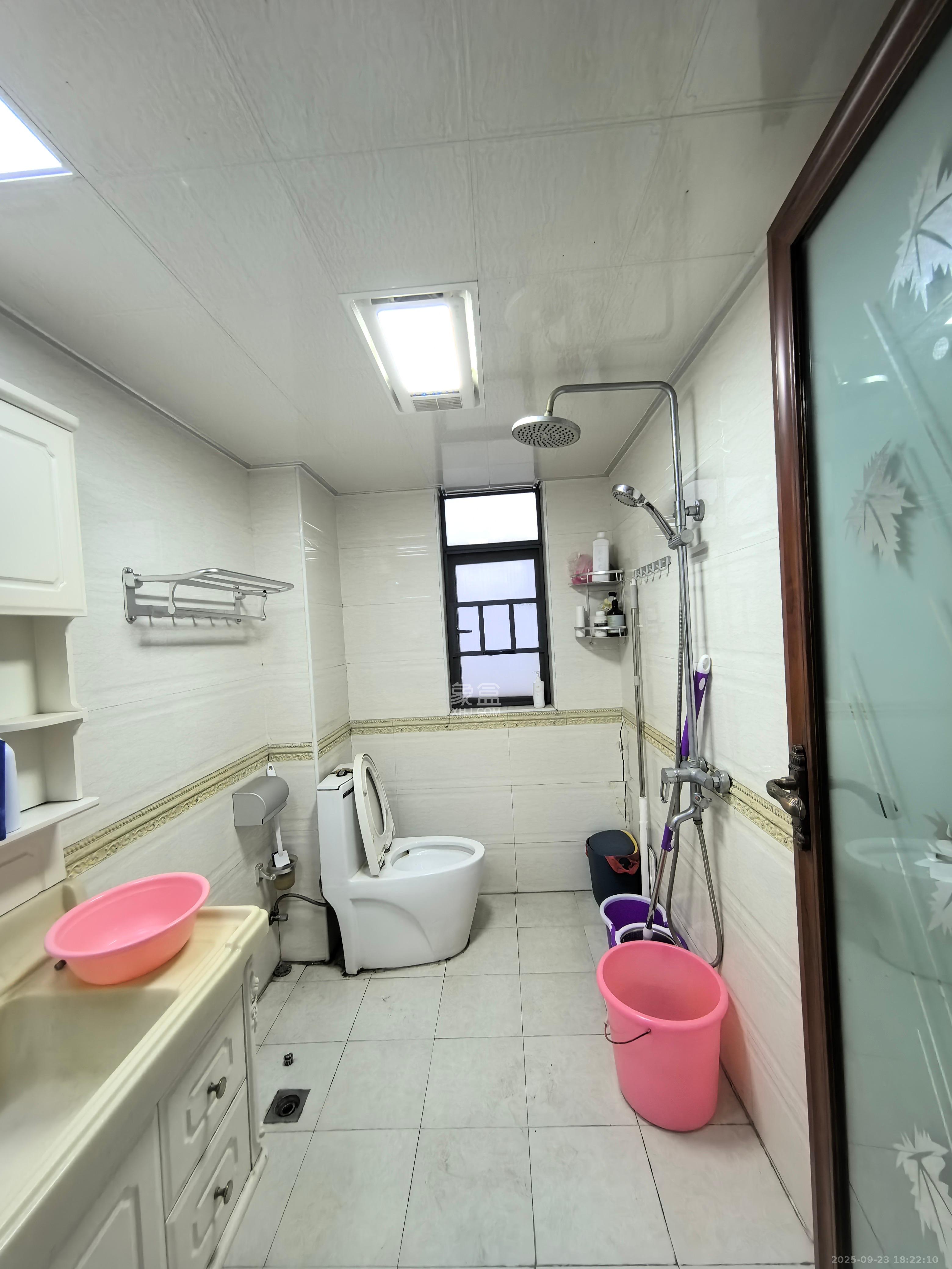 兰亭都荟(璟峰苑) 3室2厅2卫 3300.0元/月 兰亭都荟(璟峰苑) 3室2厅2卫 3300.0元/月室内图