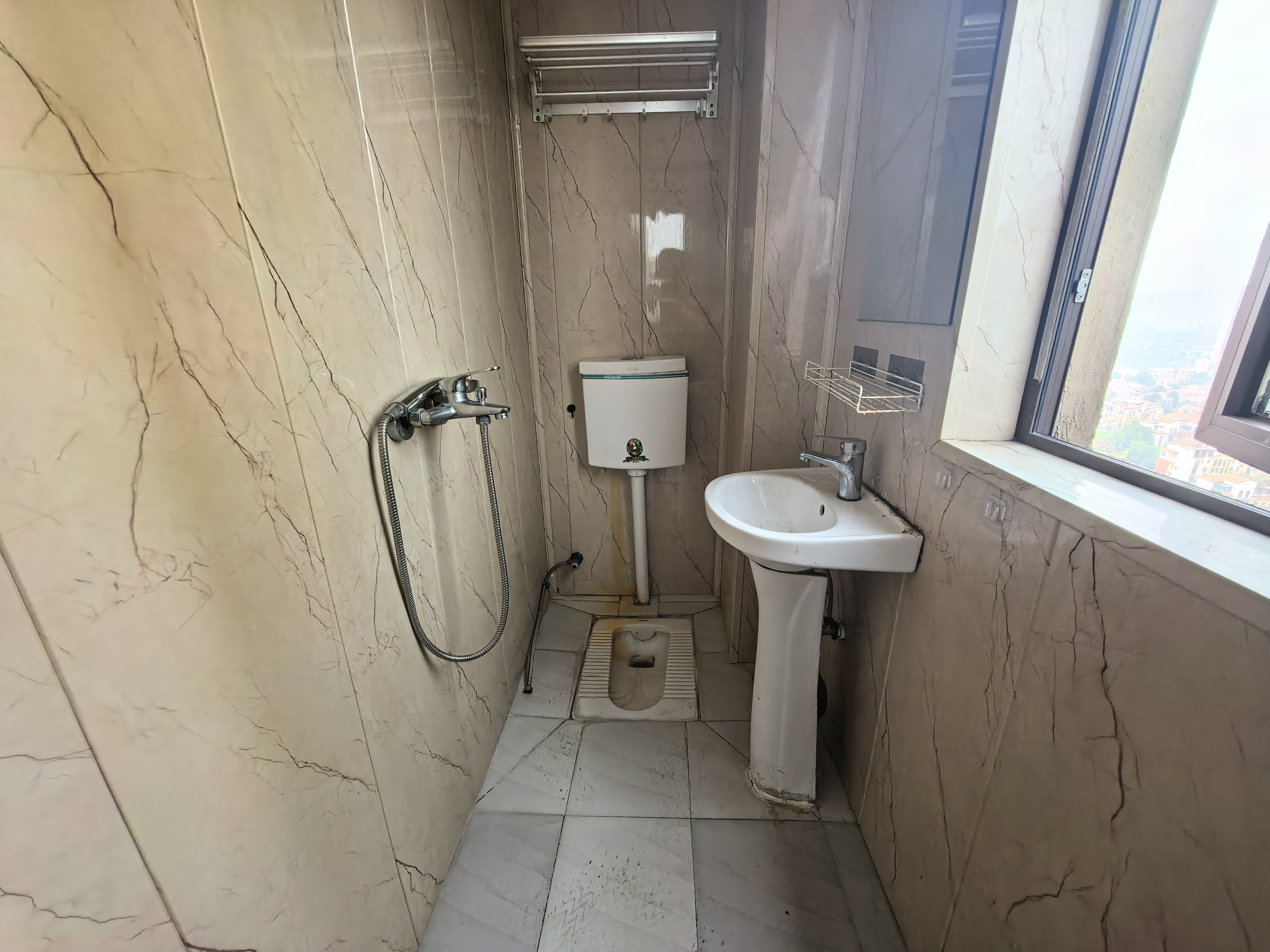 华润置地广场二期 3室2厅3卫 2000.0元/月 华润置地广场二期 3室2厅3卫 2000.0元/月户型图