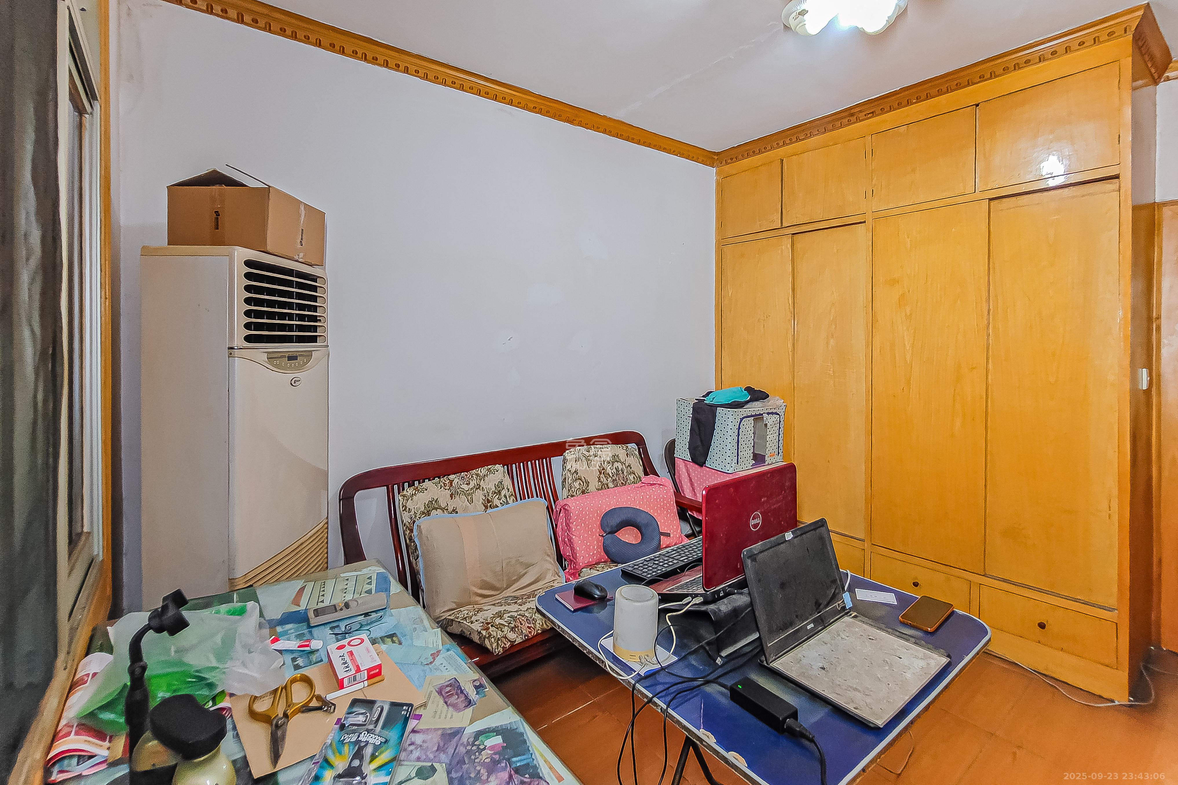 上人民医院宿舍/省人民医院宿舍(产权下麻园湾77号) 2室1厅1卫 37.0万 上人民医院宿舍/省人民医院宿舍(产权下麻园湾77号) 2室1厅1卫 37.0万卧室