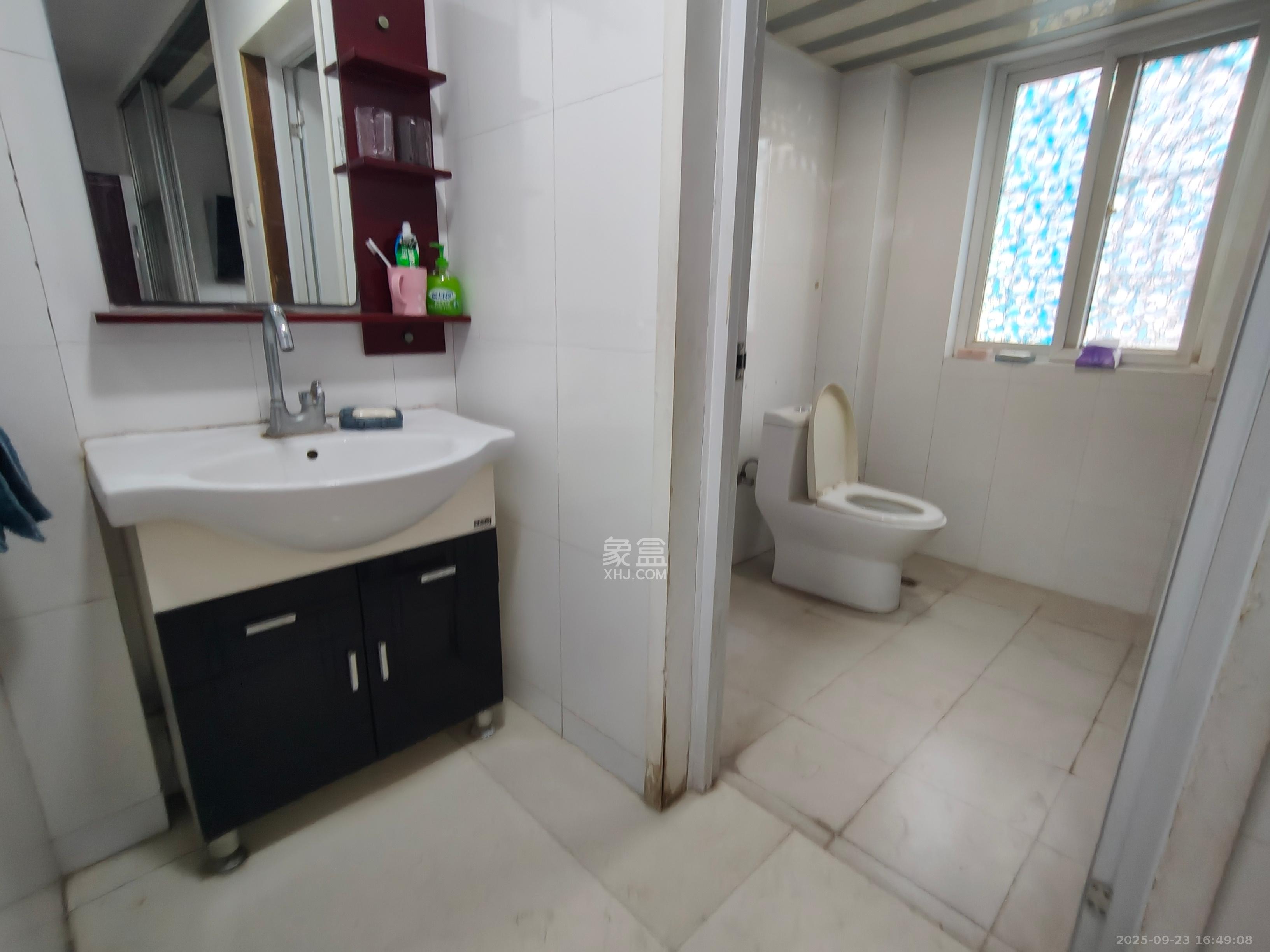 东方名都百草园  3室2厅1卫    2100.0元/月室内图