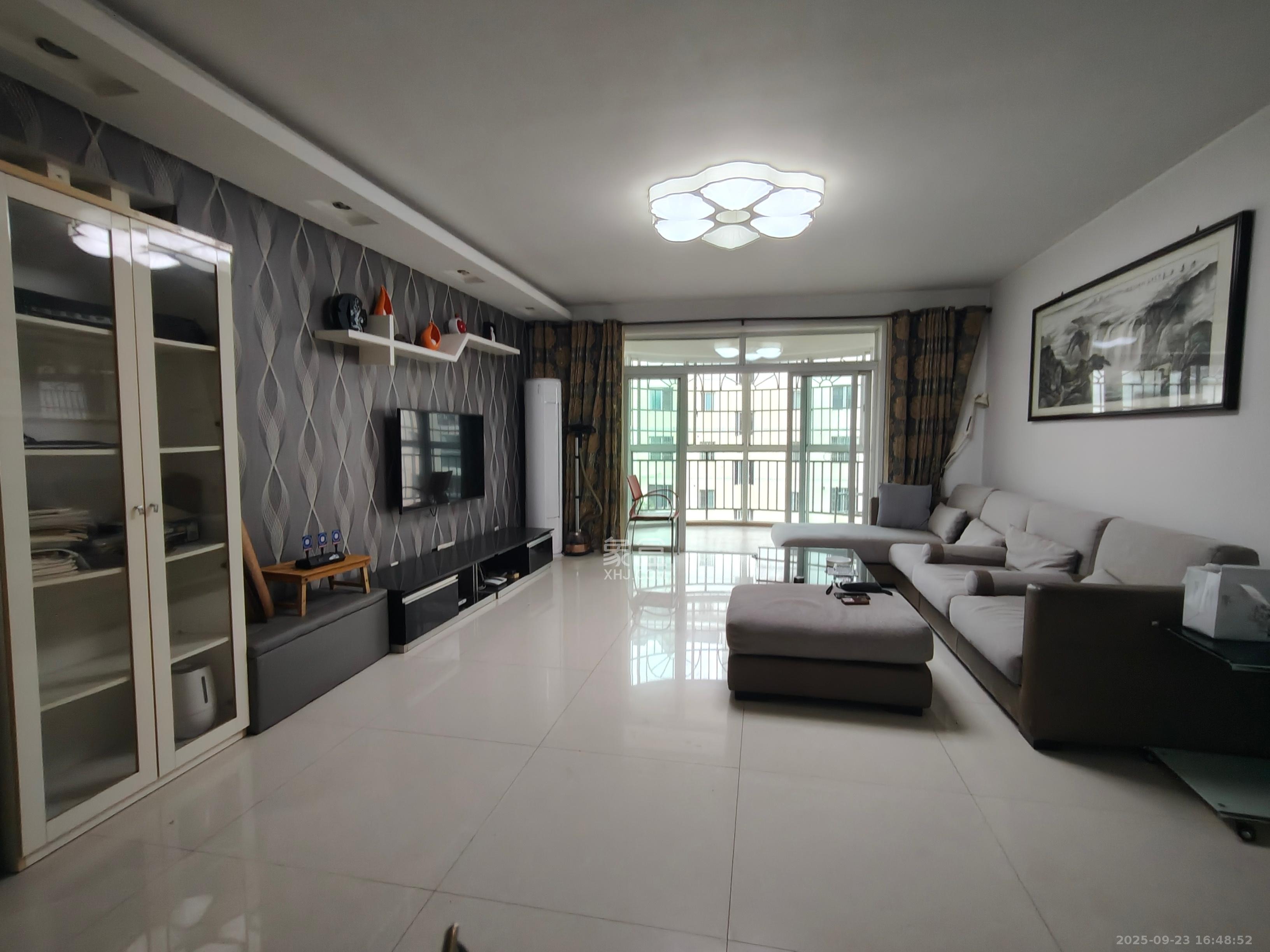 东方名都百草园 3室2厅1卫 2100.0元/月 东方名都百草园 3室2厅1卫 2100.0元/月室内图