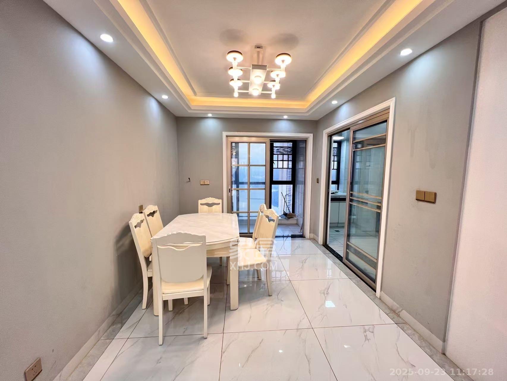 卓越浅水湾 4室2厅2卫 3200.0元/月 卓越浅水湾 4室2厅2卫 3200.0元/月室内图