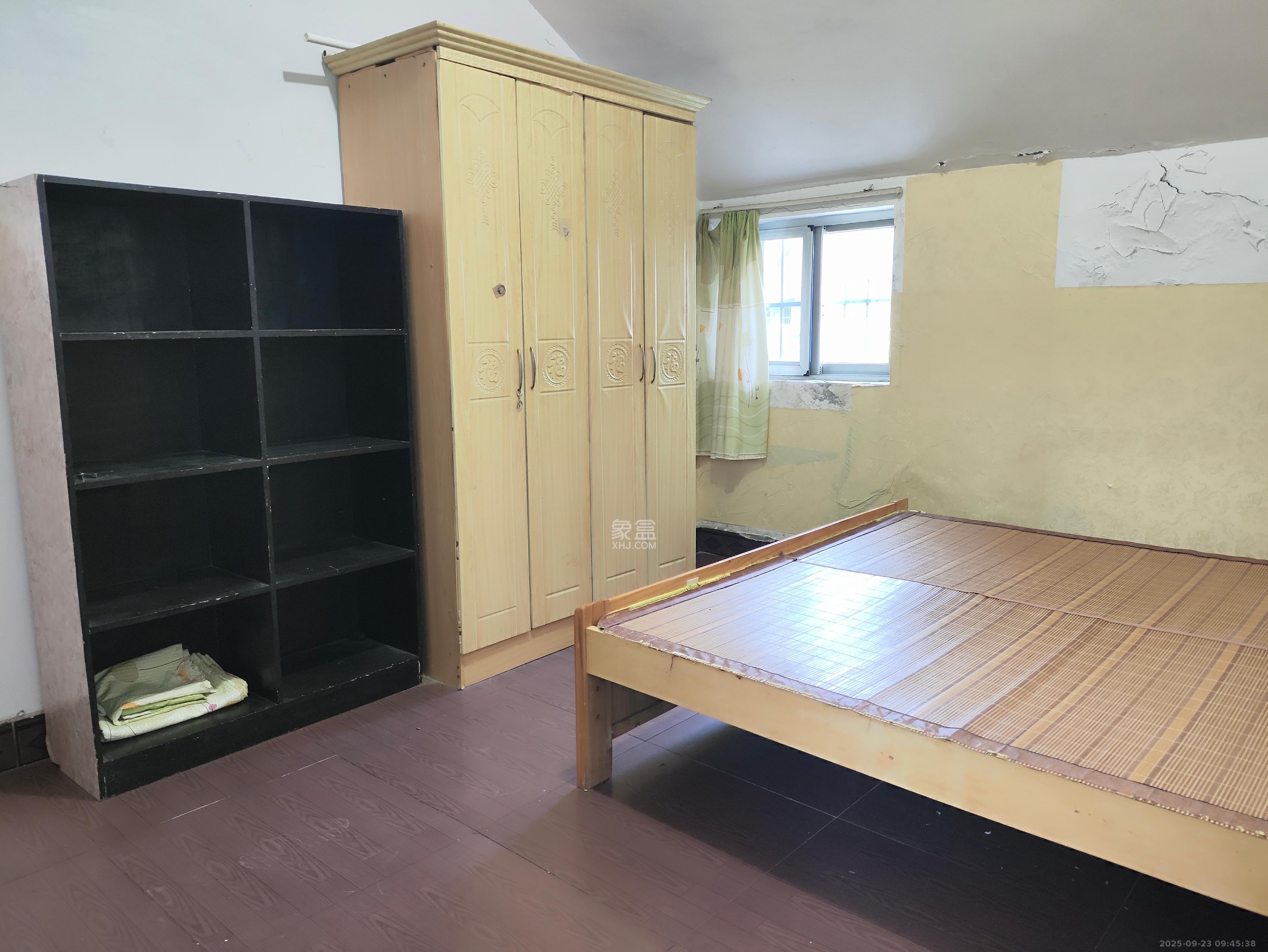 翡翠林居  2室2厅1卫    1300.0元/月室内图